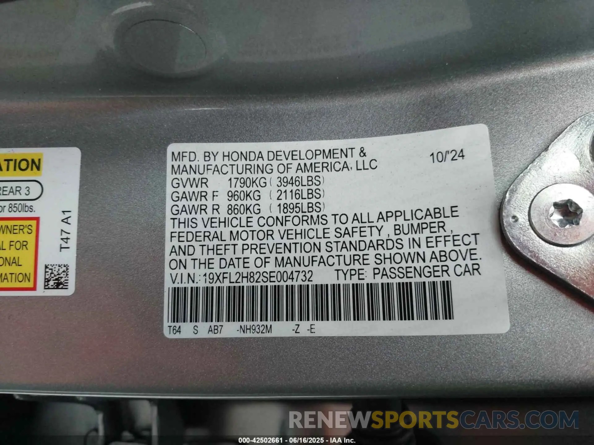 9 fotografías del automóvil dañado 19XFL2H82SE004732 HONDA CIVIC 2025