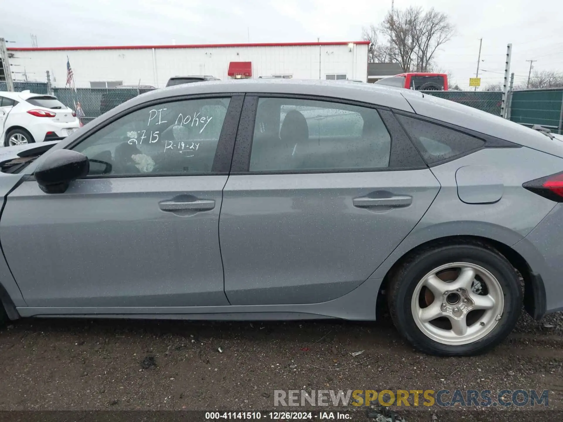 14 fotografías del automóvil dañado 19XFL2H83SE002715 HONDA CIVIC 2025
