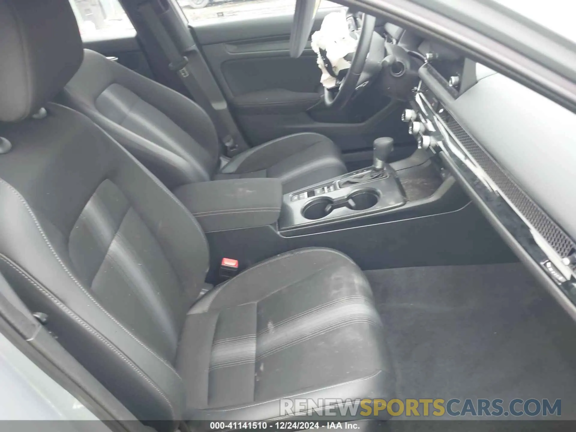 5 fotografías del automóvil dañado 19XFL2H83SE002715 HONDA CIVIC 2025
