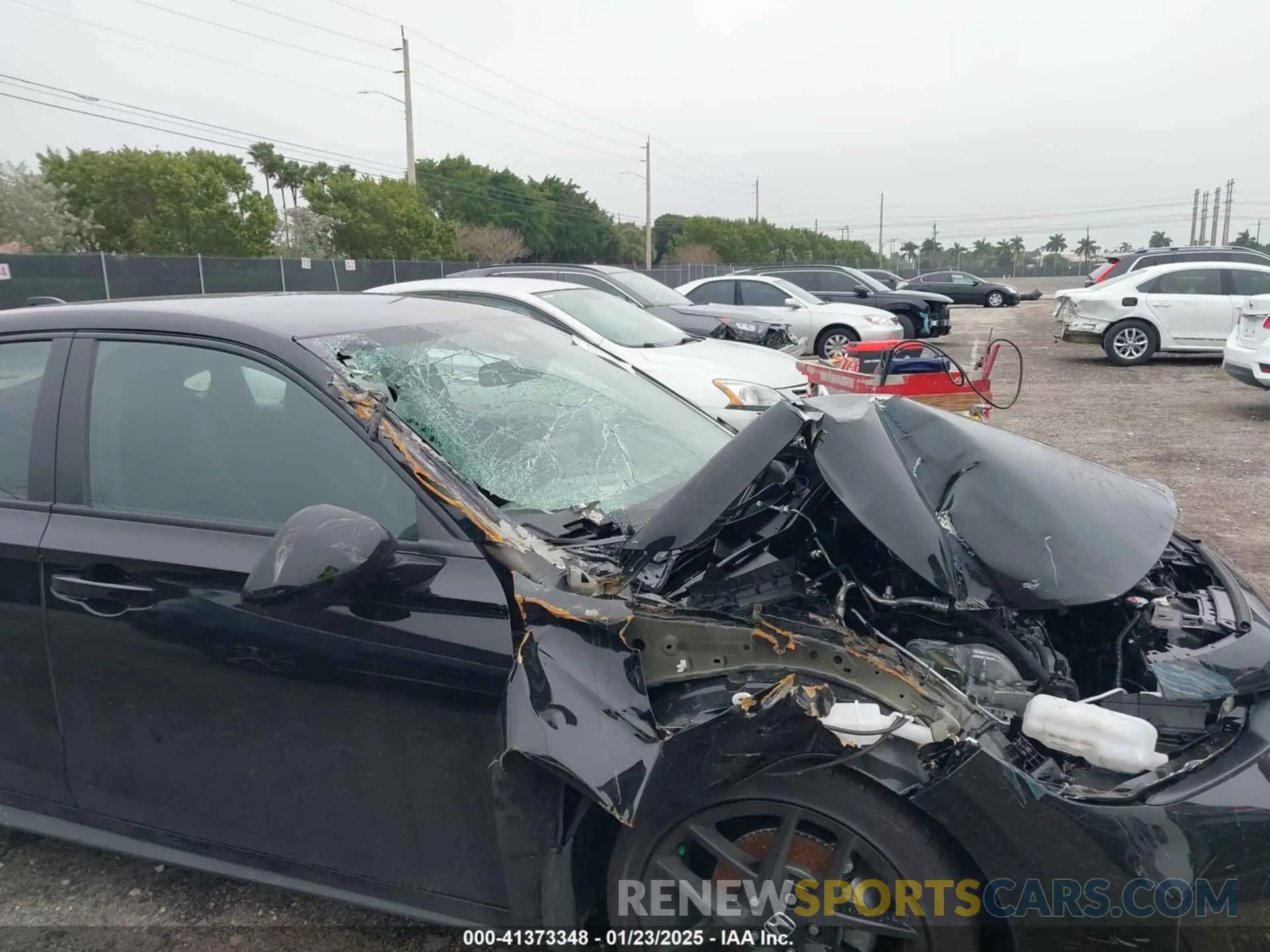 17 fotografías del automóvil dañado 19XFL2H83SE007509 HONDA CIVIC 2025