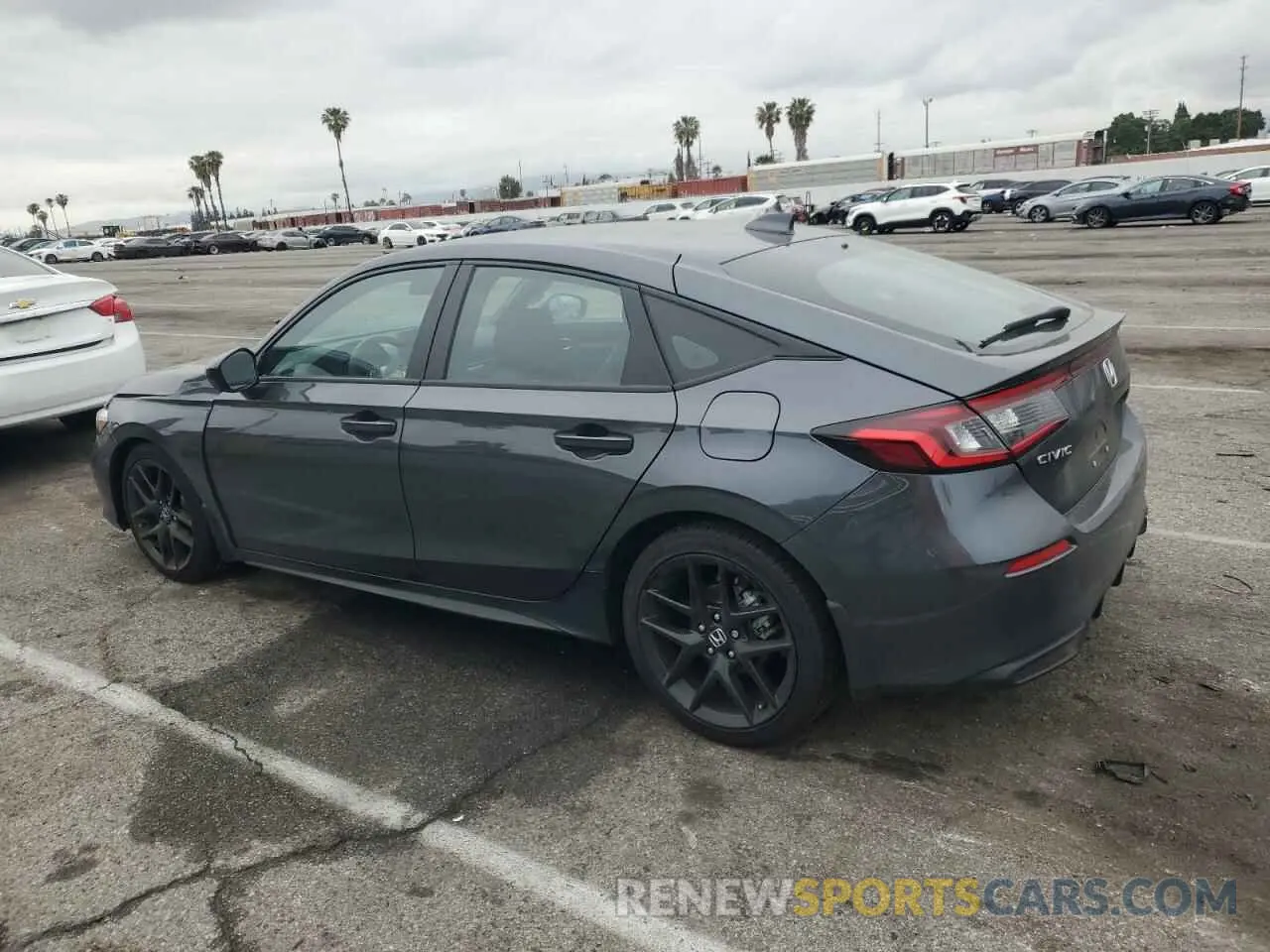2 fotografías del automóvil dañado 19XFL2H83SE010135 HONDA CIVIC 2025
