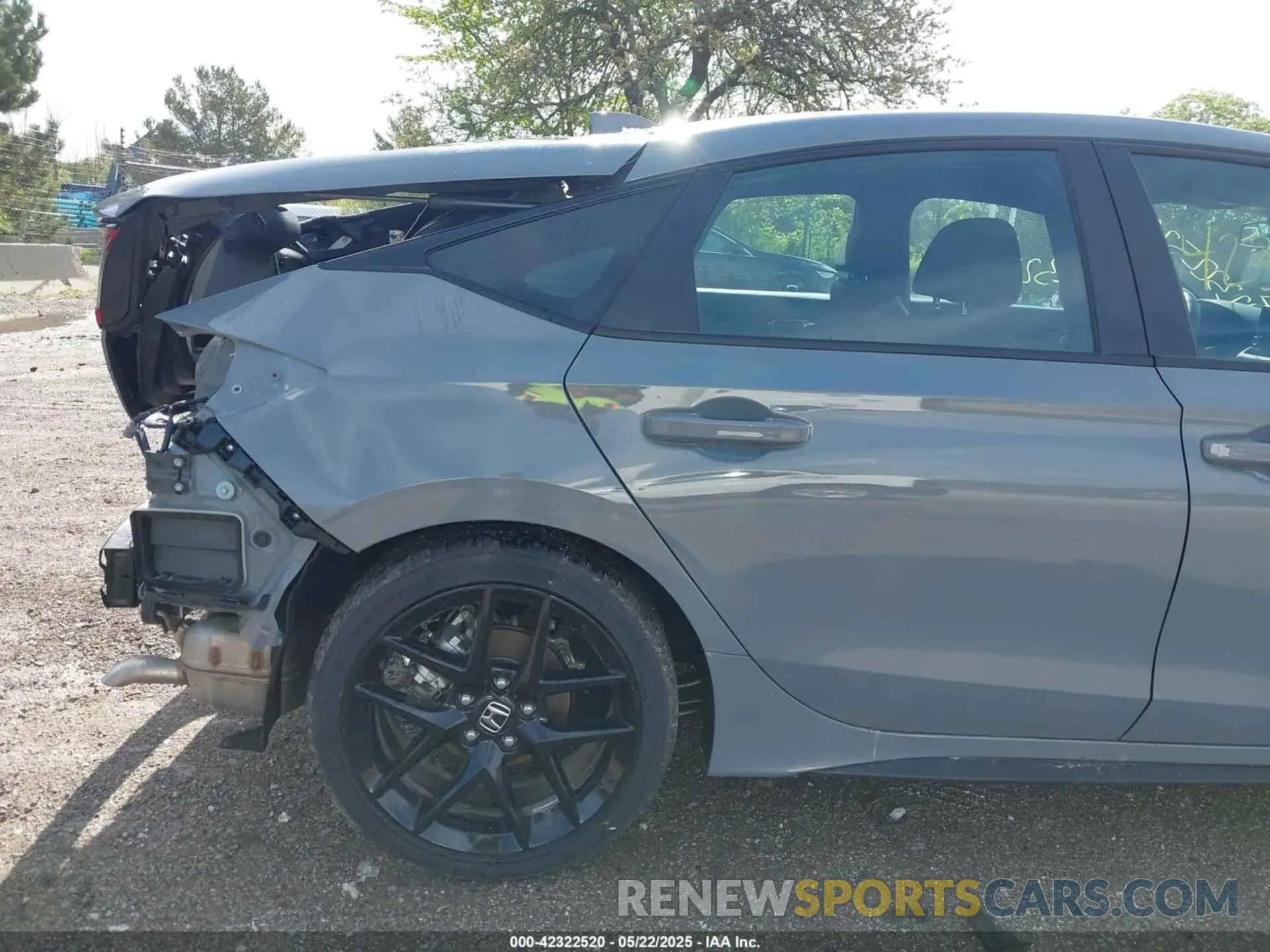17 fotografías del automóvil dañado 19XFL2H83SE012631 HONDA CIVIC 2025