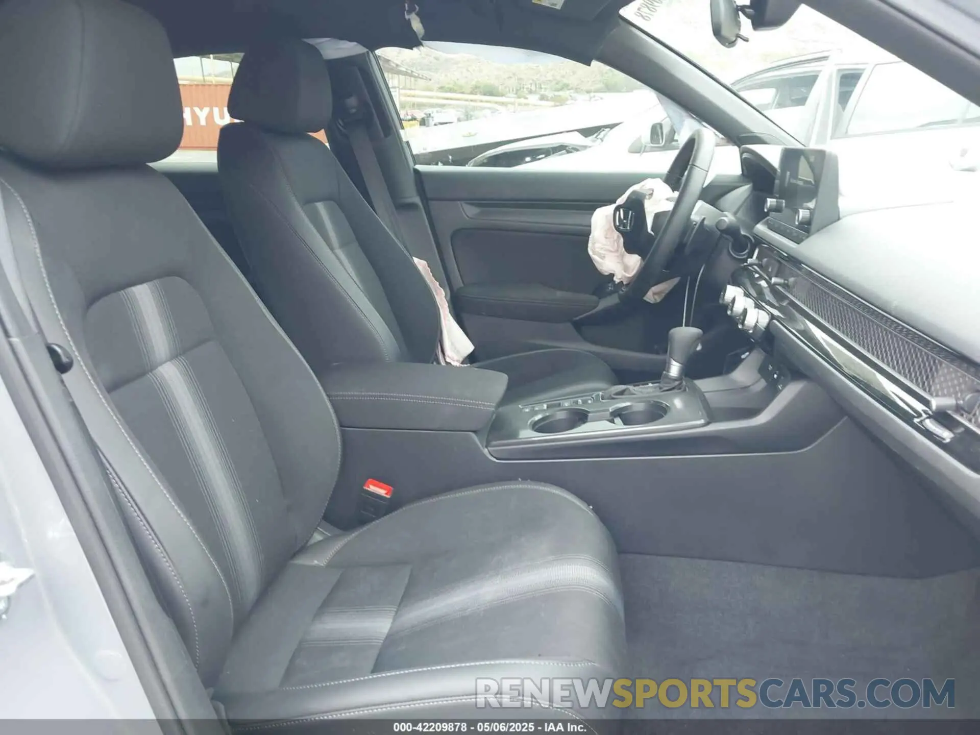 5 fotografías del automóvil dañado 19XFL2H83SE015318 HONDA CIVIC 2025