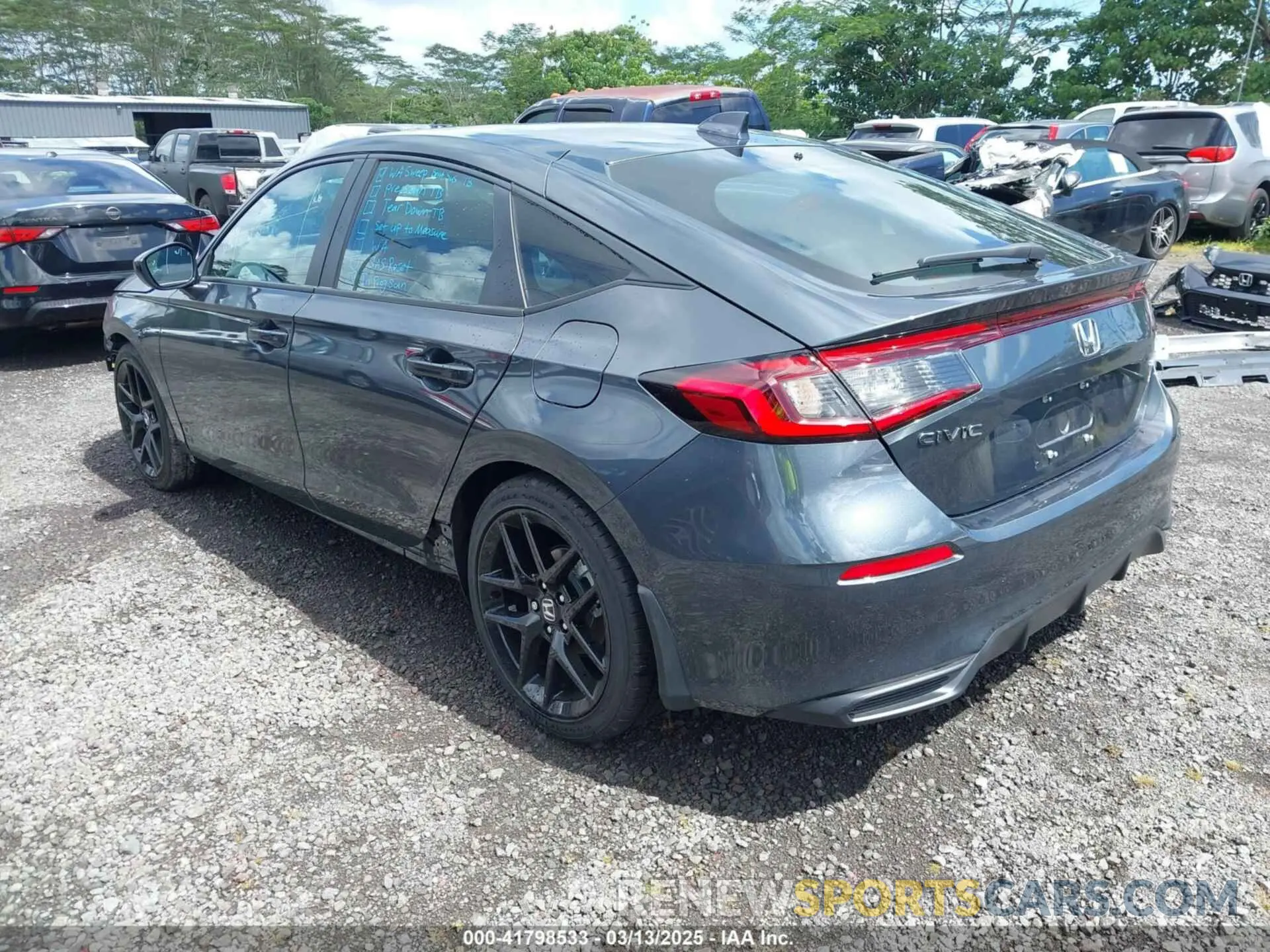 3 fotografías del automóvil dañado 19XFL2H84SE004571 HONDA CIVIC 2025