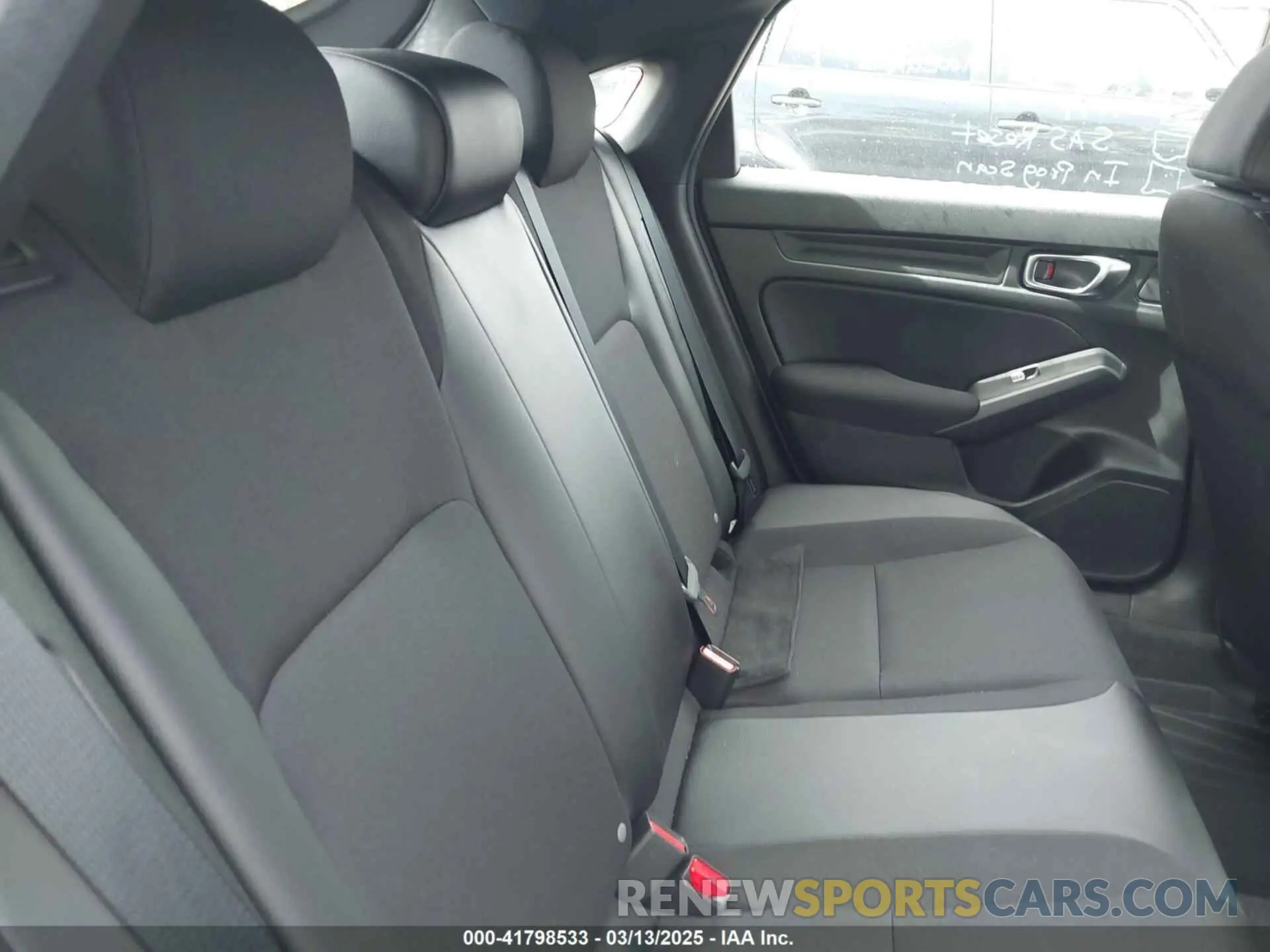 8 fotografías del automóvil dañado 19XFL2H84SE004571 HONDA CIVIC 2025