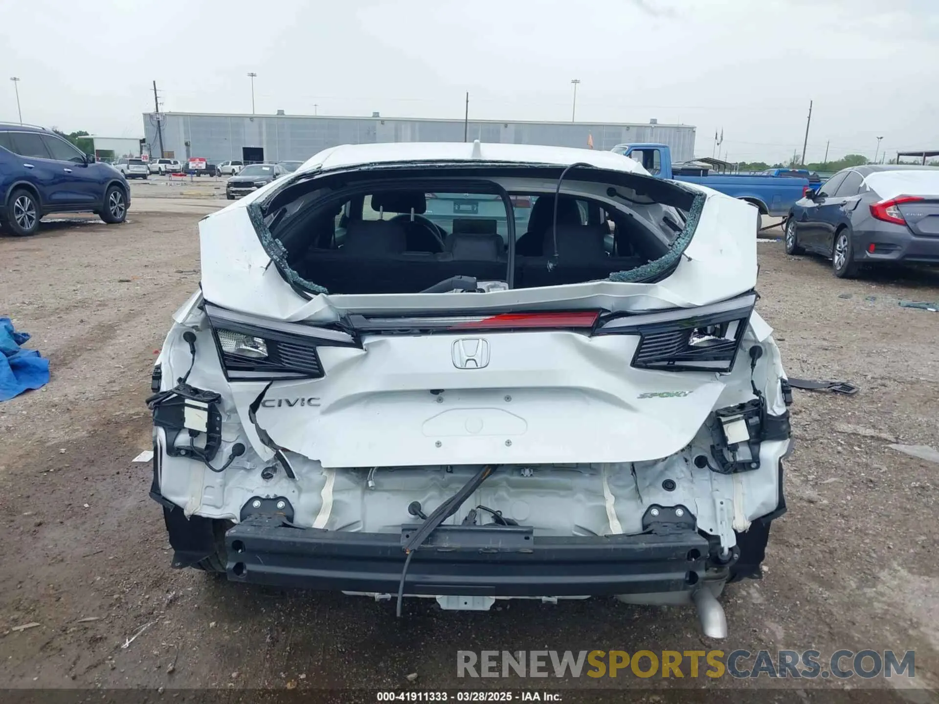 17 fotografías del automóvil dañado 19XFL2H88SE006758 HONDA CIVIC 2025