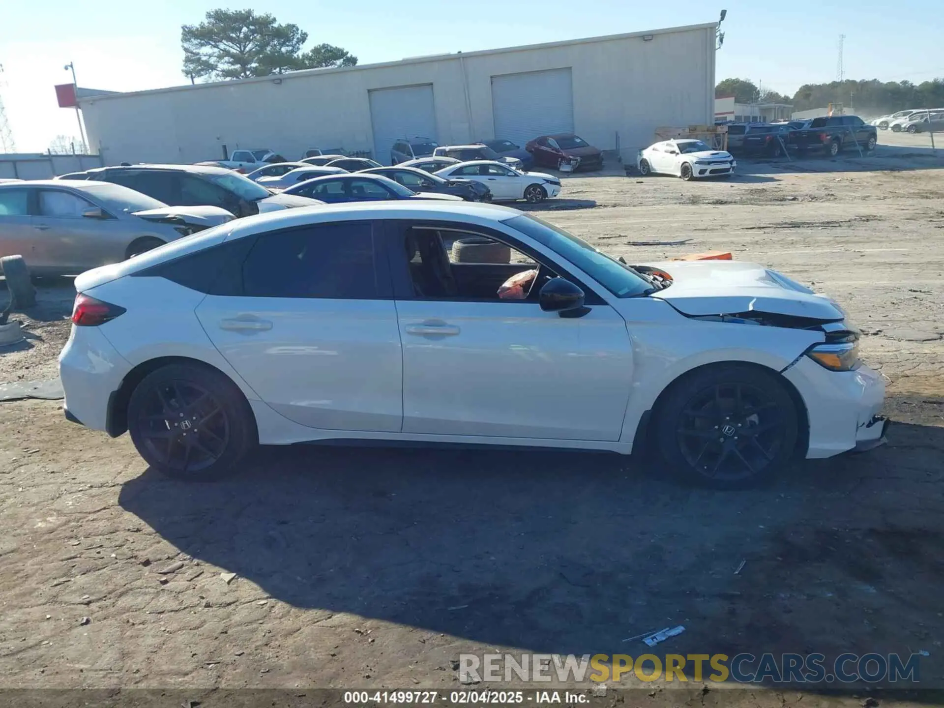13 fotografías del automóvil dañado 19XFL2H89SE001990 HONDA CIVIC 2025