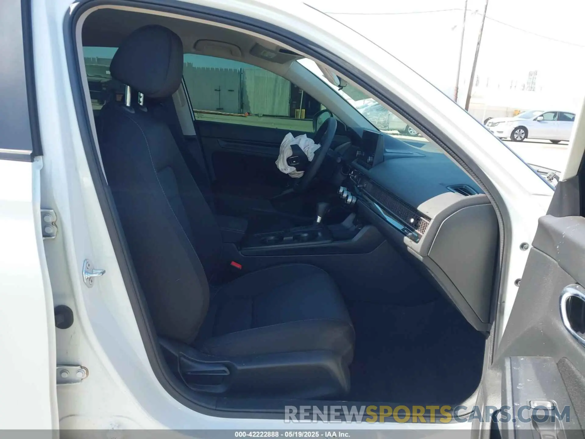 5 fotografías del automóvil dañado 2HGFE2F28SH514615 HONDA CIVIC 2025