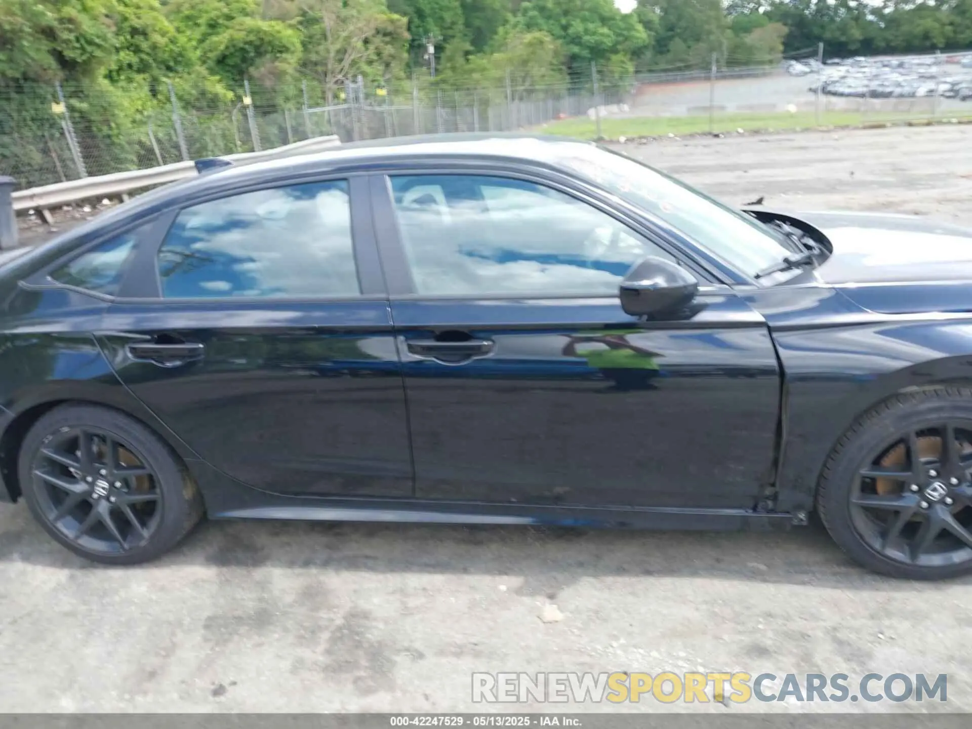 14 fotografías del automóvil dañado 2HGFE2F50SH509578 HONDA CIVIC 2025