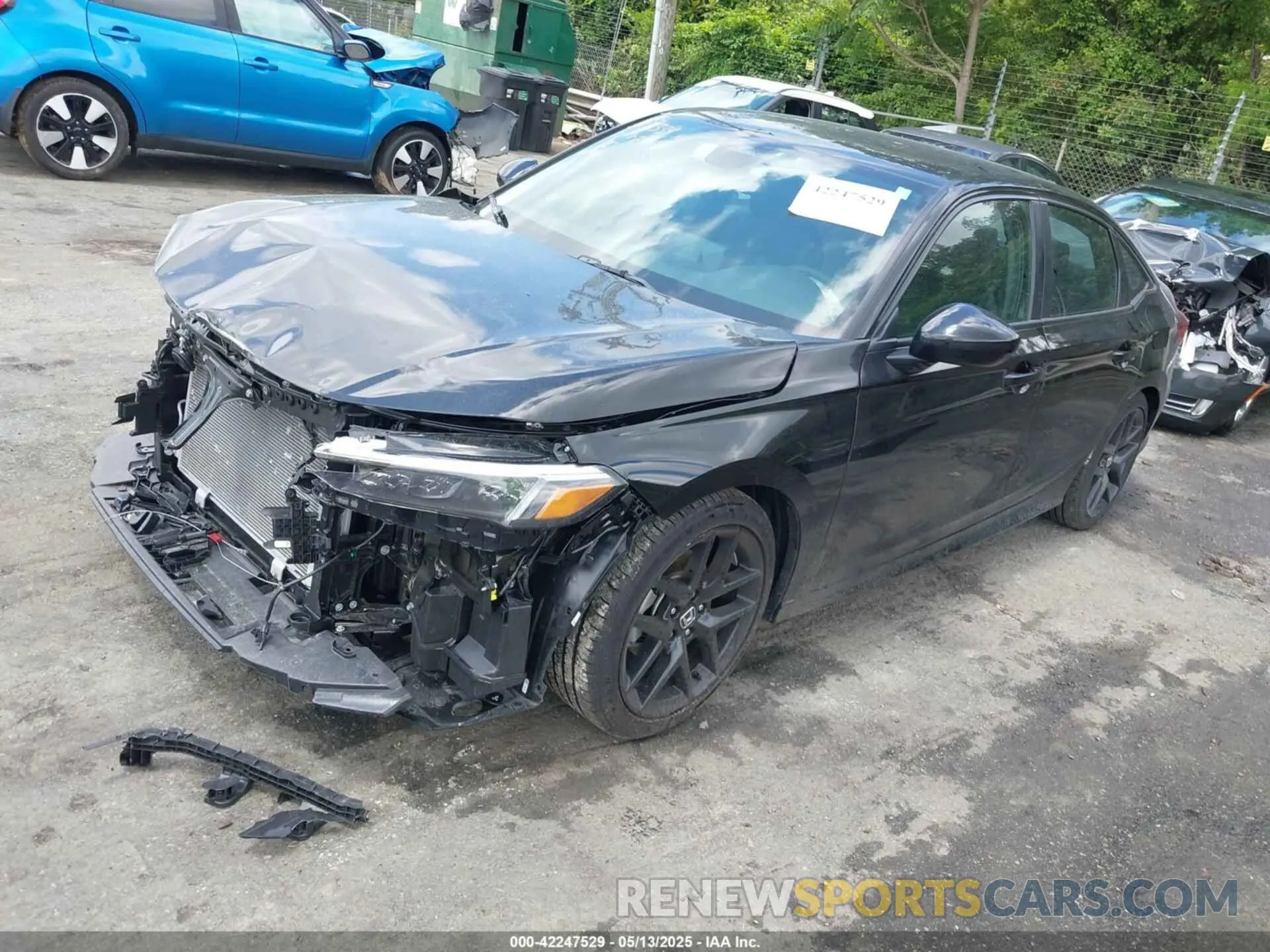 2 fotografías del automóvil dañado 2HGFE2F50SH509578 HONDA CIVIC 2025