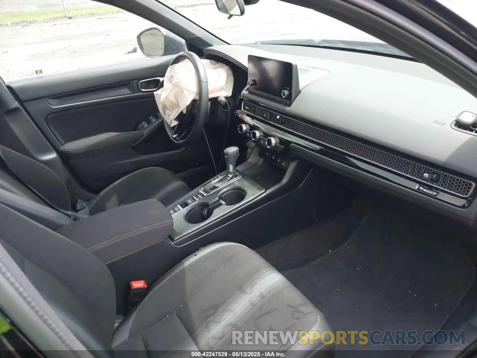5 fotografías del automóvil dañado 2HGFE2F50SH509578 HONDA CIVIC 2025