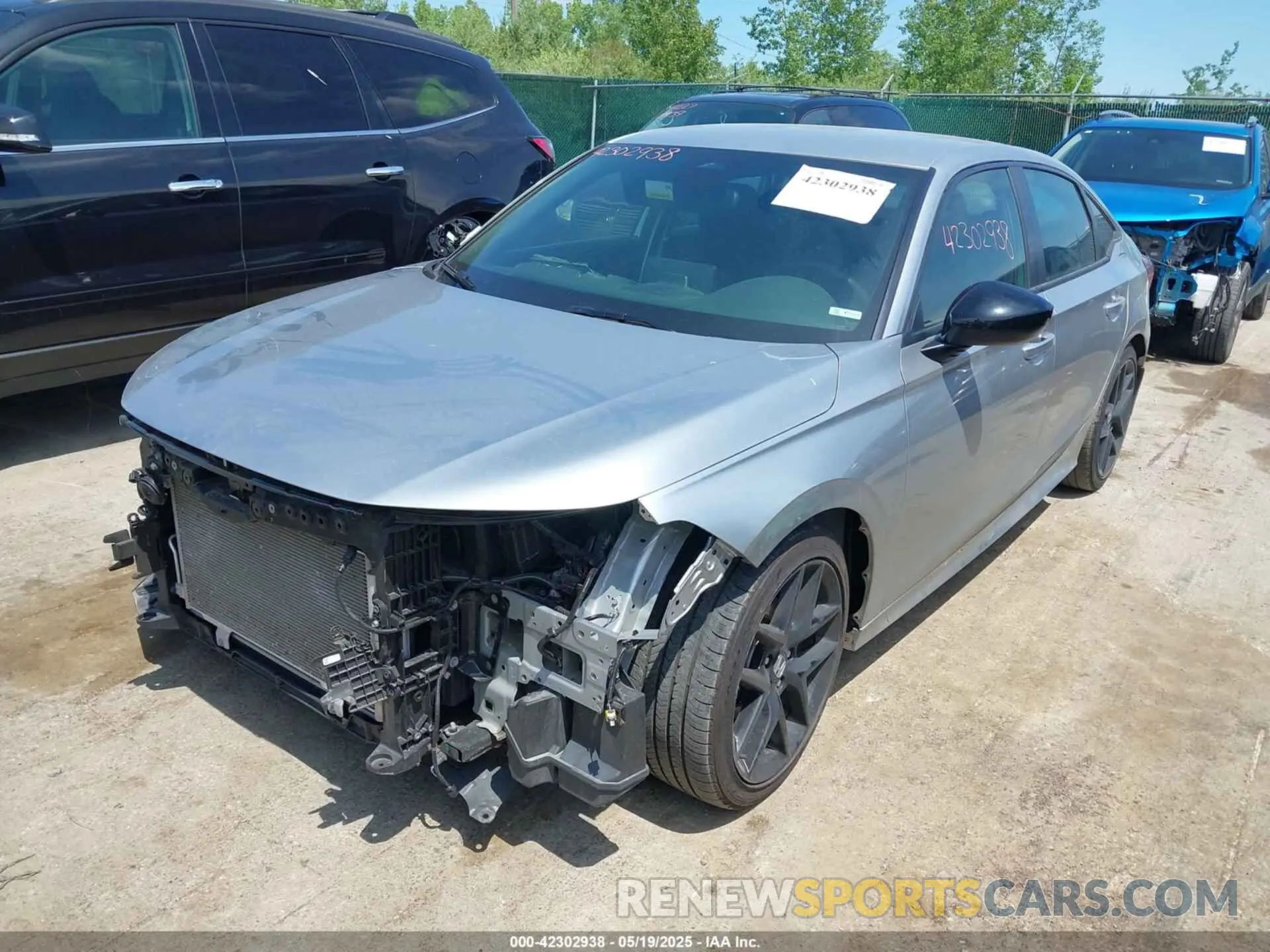 2 fotografías del automóvil dañado 2HGFE2F50SH542824 HONDA CIVIC 2025