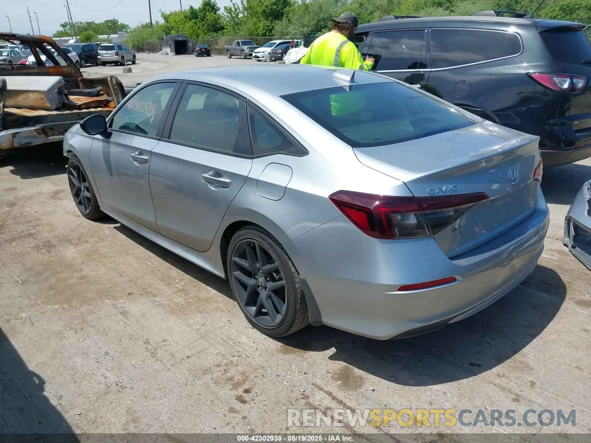 3 fotografías del automóvil dañado 2HGFE2F50SH542824 HONDA CIVIC 2025