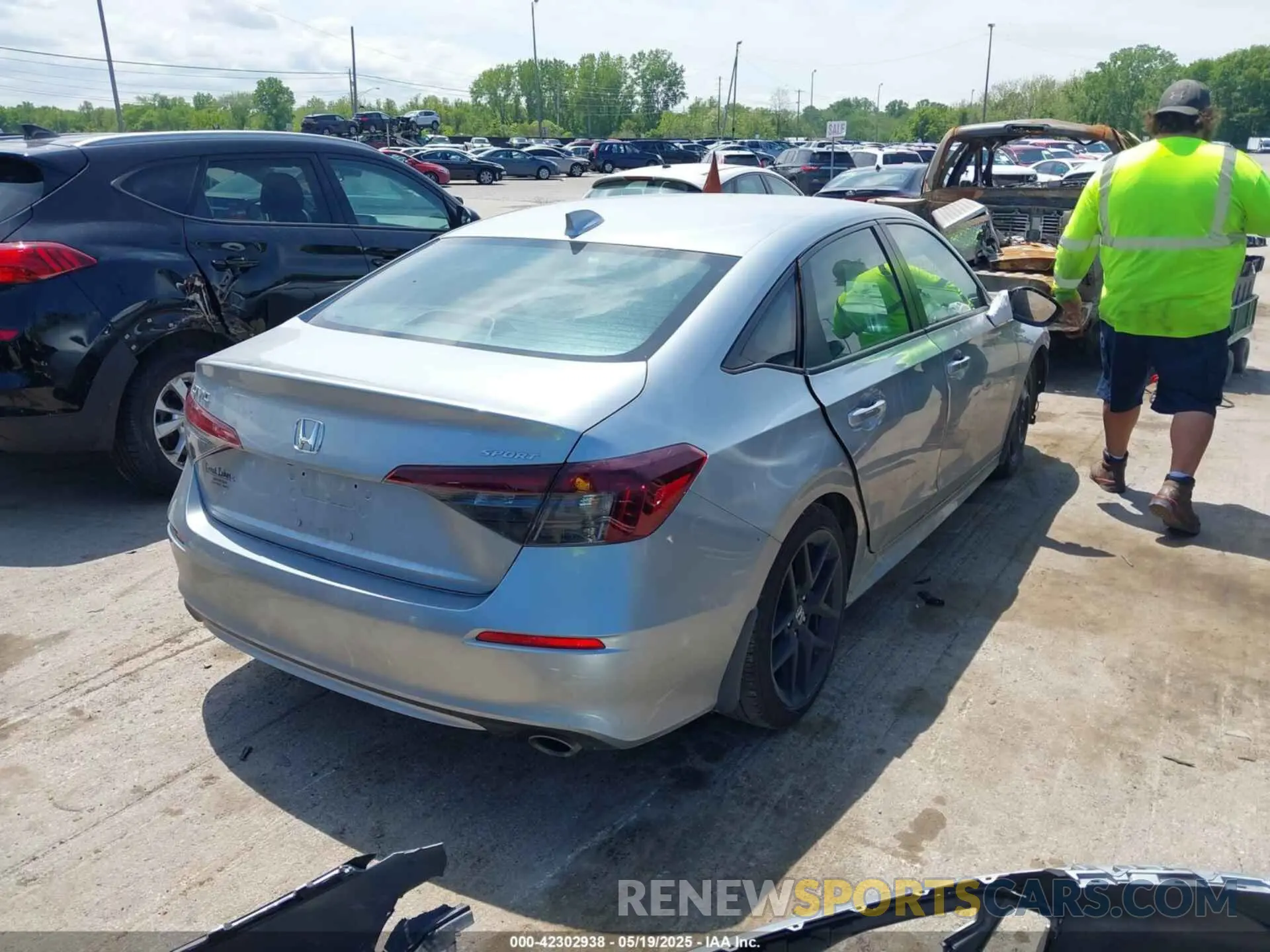 4 fotografías del automóvil dañado 2HGFE2F50SH542824 HONDA CIVIC 2025