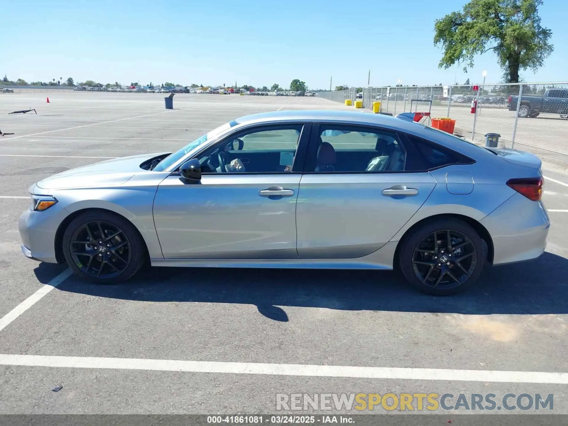 14 fotografías del automóvil dañado 2HGFE2F50SH546923 HONDA CIVIC 2025