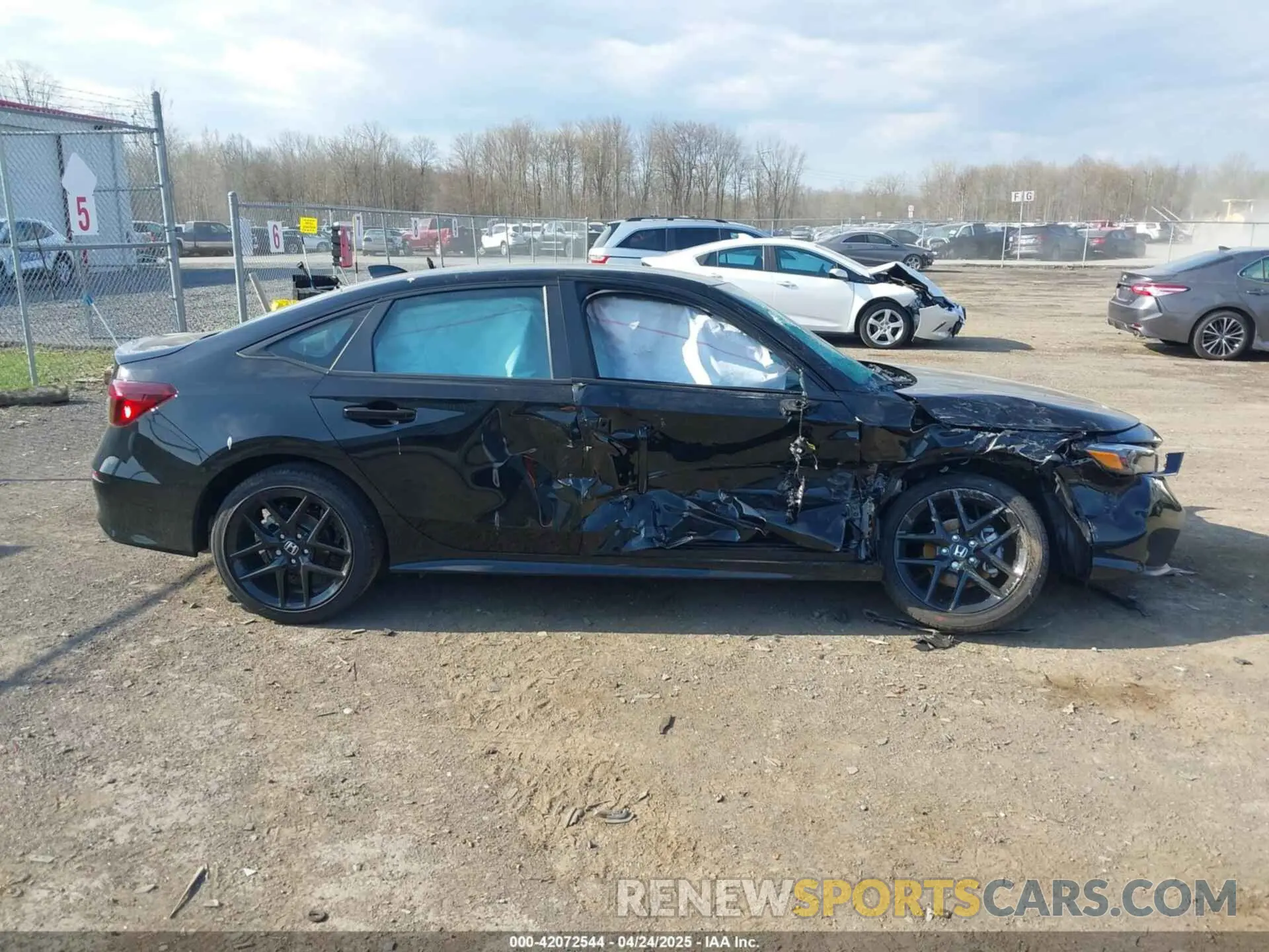 13 fotografías del automóvil dañado 2HGFE2F50SH566900 HONDA CIVIC 2025