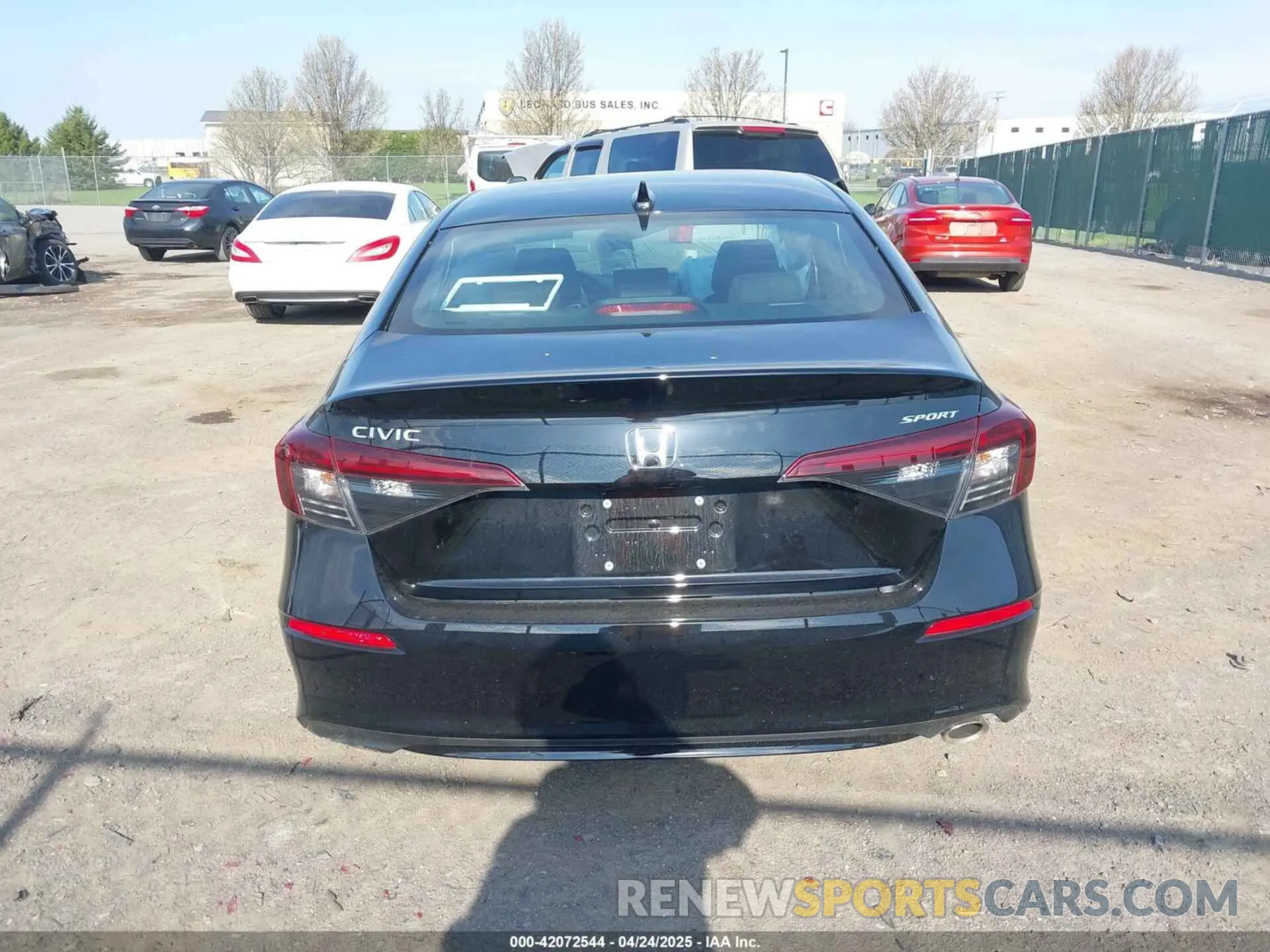 16 fotografías del automóvil dañado 2HGFE2F50SH566900 HONDA CIVIC 2025