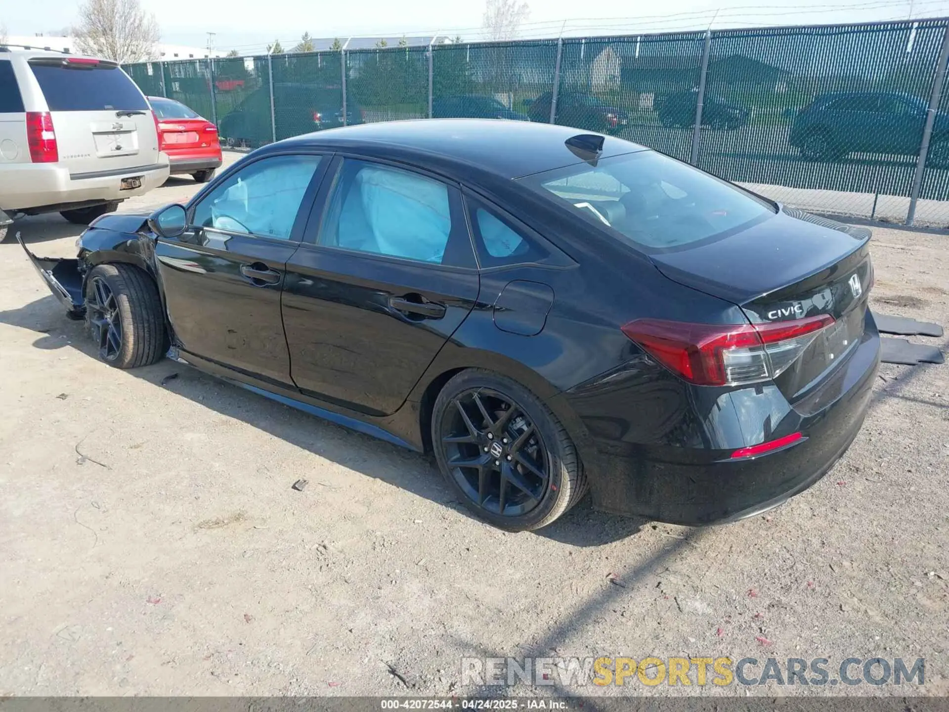 3 fotografías del automóvil dañado 2HGFE2F50SH566900 HONDA CIVIC 2025
