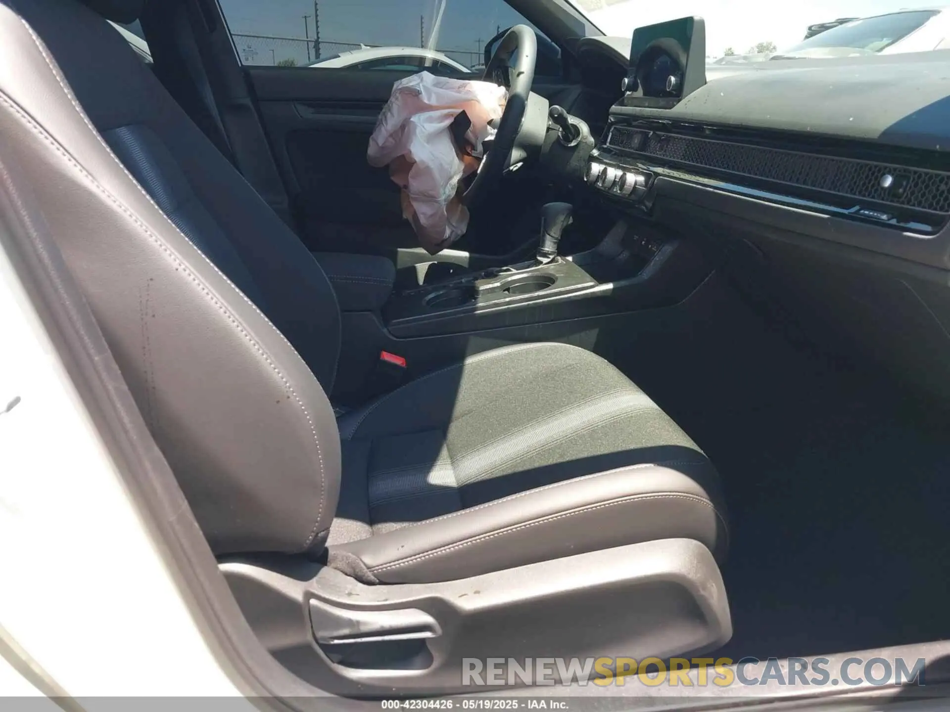 5 fotografías del automóvil dañado 2HGFE2F51SH567280 HONDA CIVIC 2025
