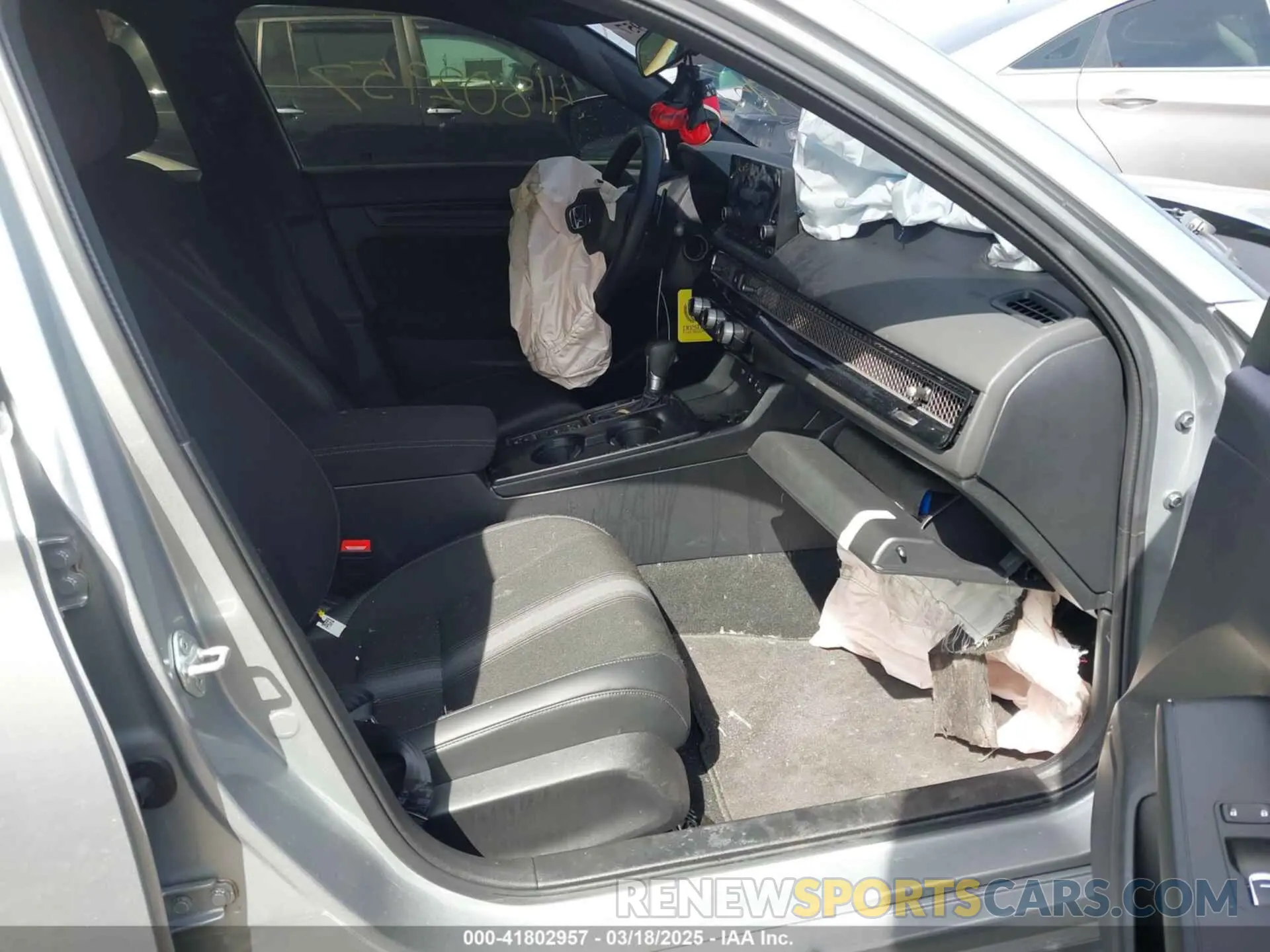 5 fotografías del automóvil dañado 2HGFE2F52SH513826 HONDA CIVIC 2025