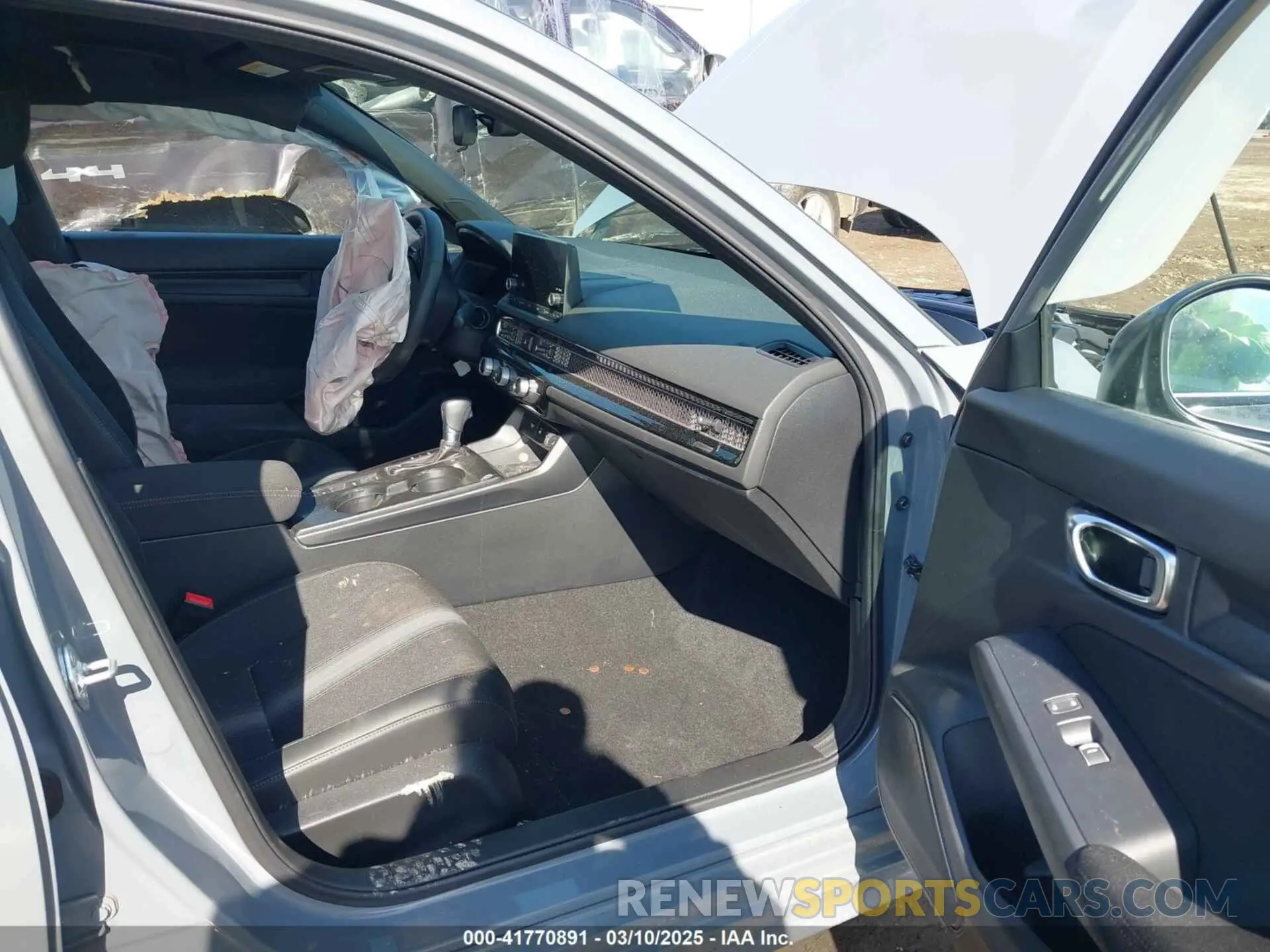 5 fotografías del automóvil dañado 2HGFE2F52SH519187 HONDA CIVIC 2025