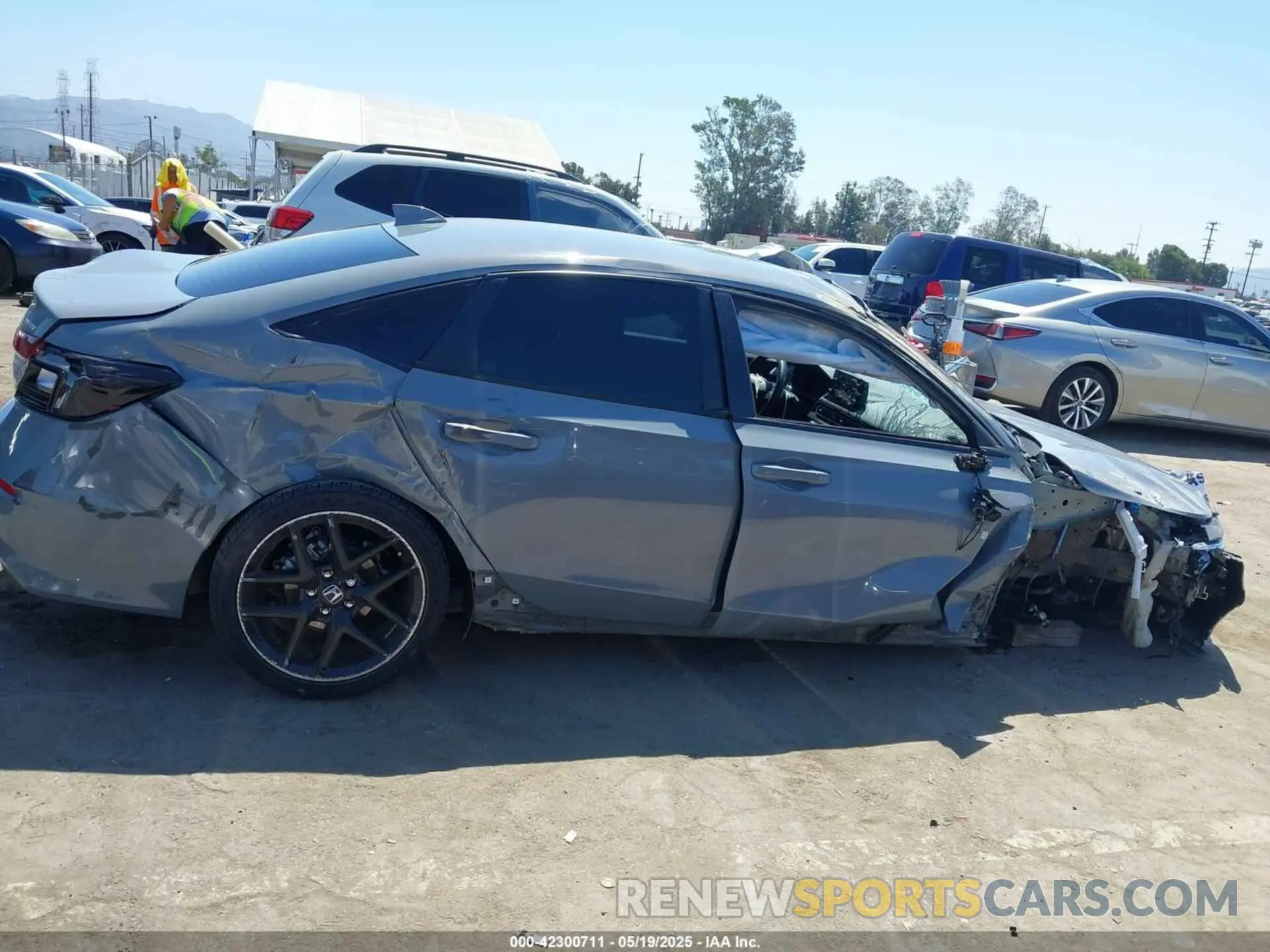 13 fotografías del automóvil dañado 2HGFE2F53SH534622 HONDA CIVIC 2025