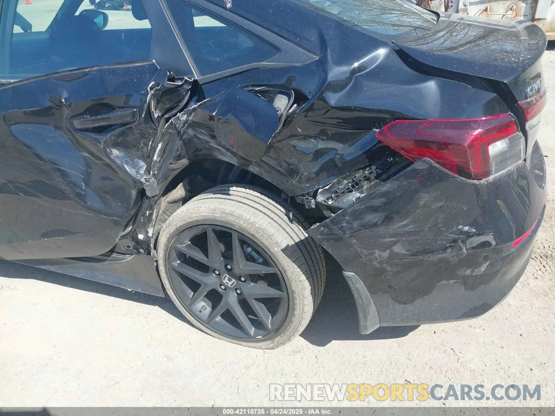 6 fotografías del automóvil dañado 2HGFE2F53SH539707 HONDA CIVIC 2025