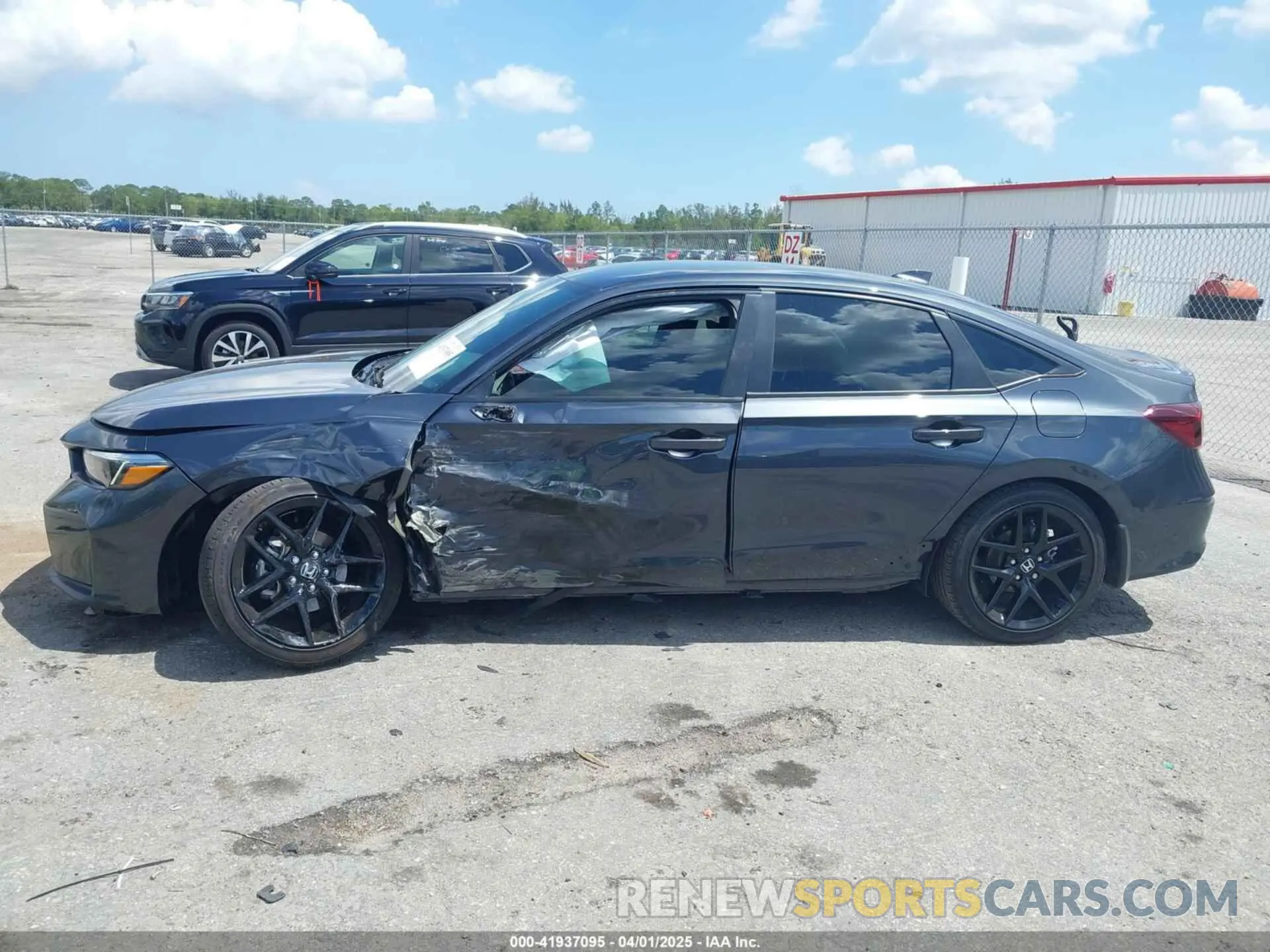 15 fotografías del automóvil dañado 2HGFE2F53SH543711 HONDA CIVIC 2025