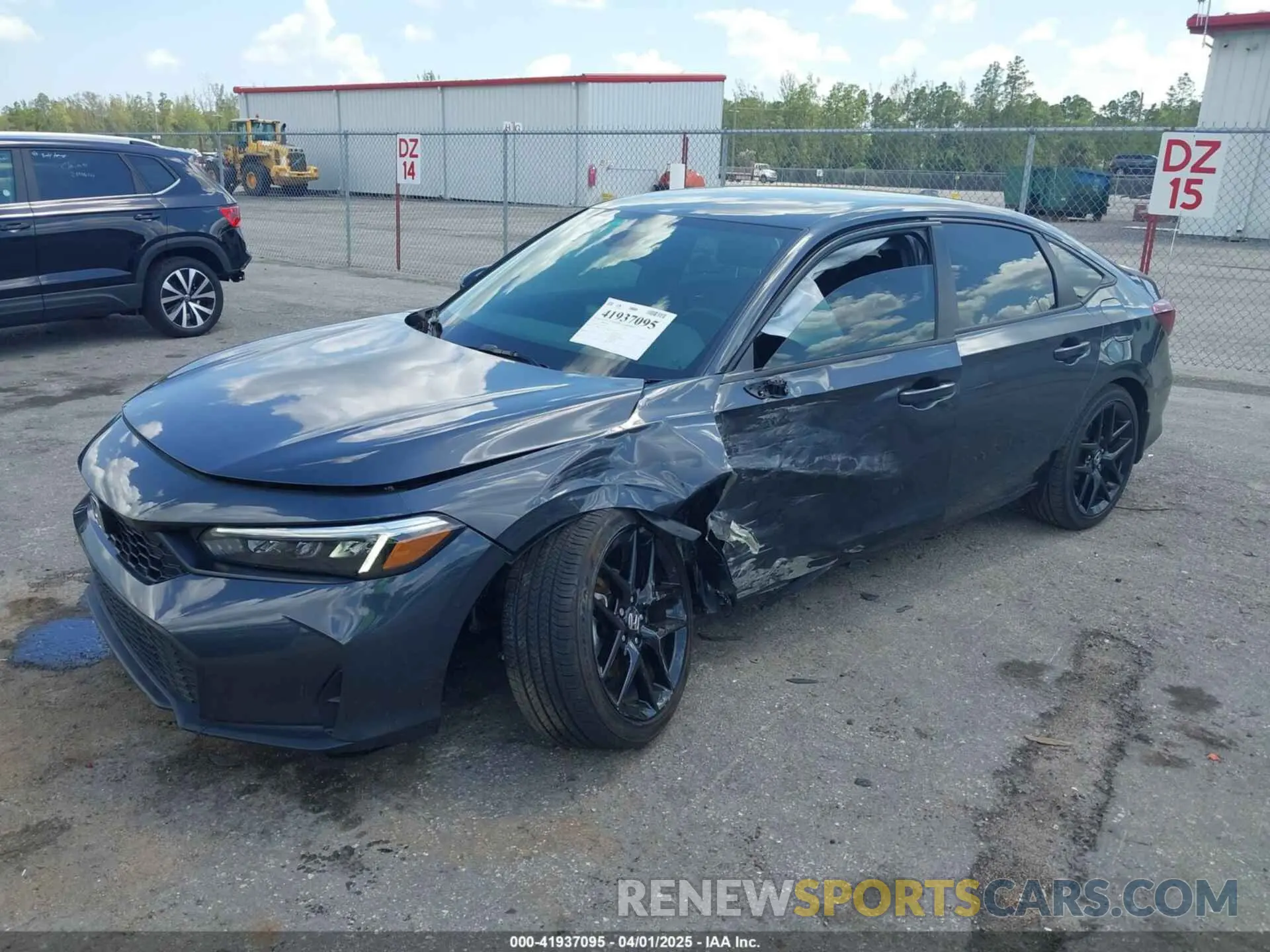 2 fotografías del automóvil dañado 2HGFE2F53SH543711 HONDA CIVIC 2025