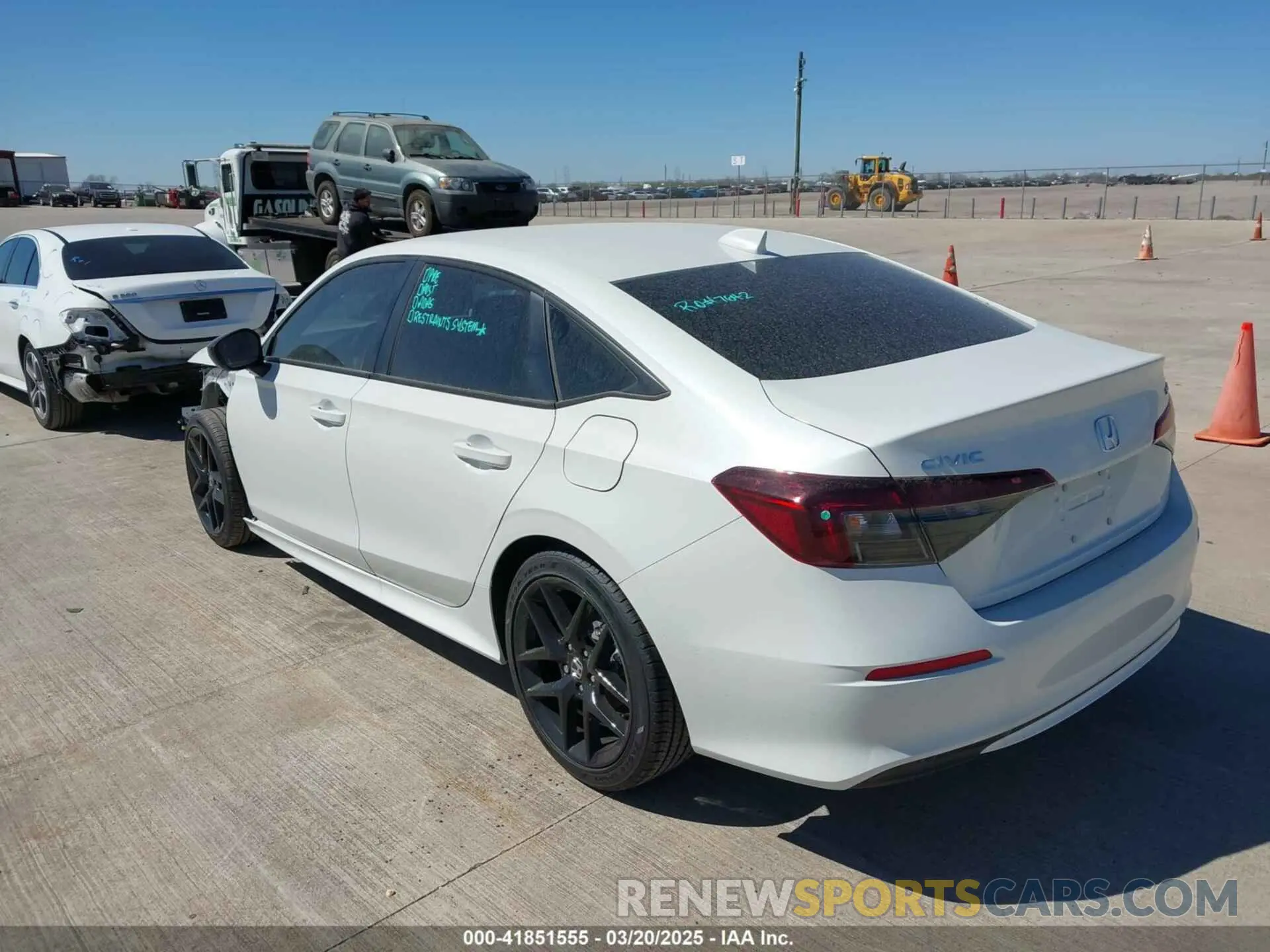 3 fotografías del automóvil dañado 2HGFE2F53SH545605 HONDA CIVIC 2025