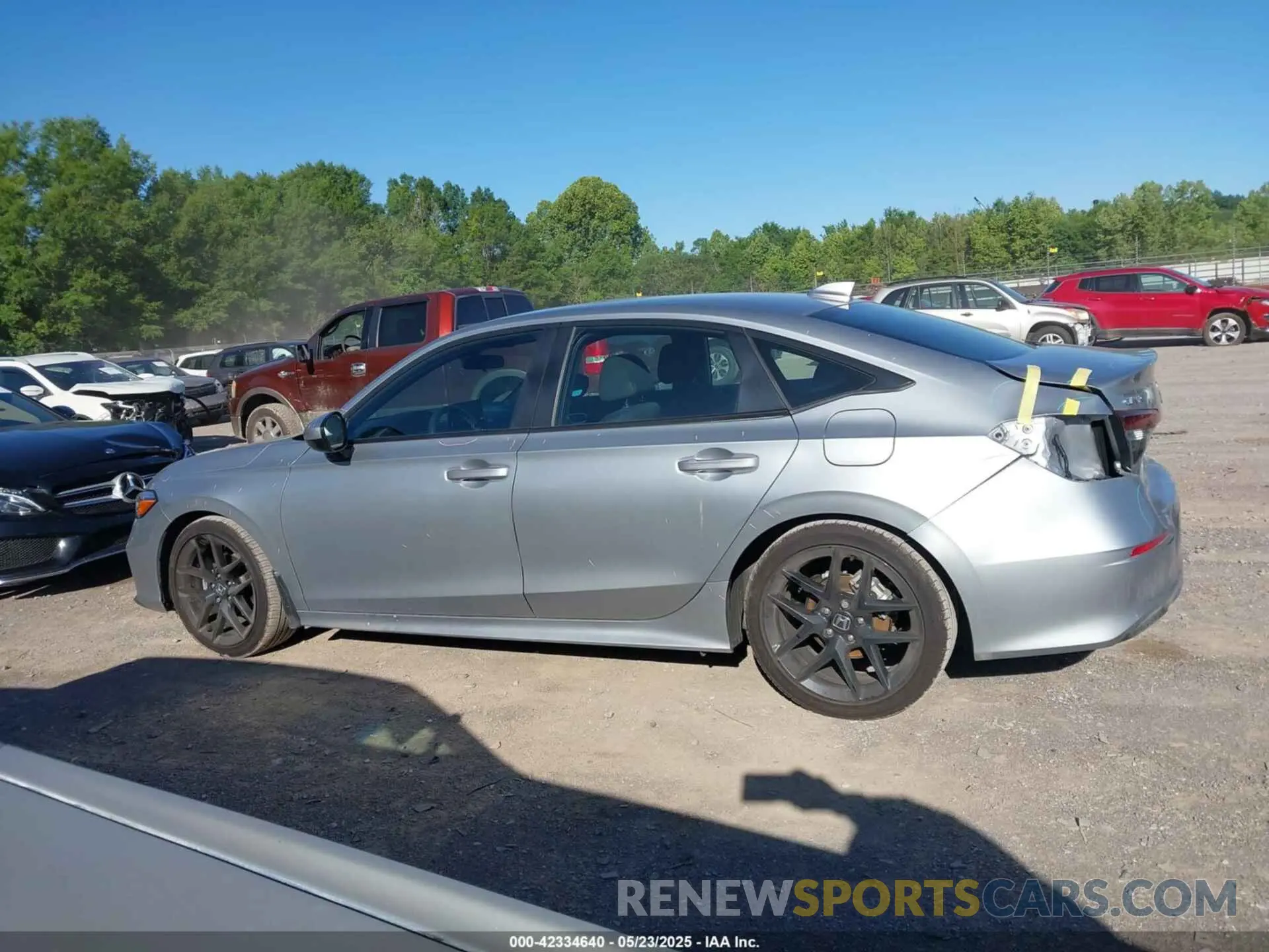 14 fotografías del automóvil dañado 2HGFE2F54SH522656 HONDA CIVIC 2025