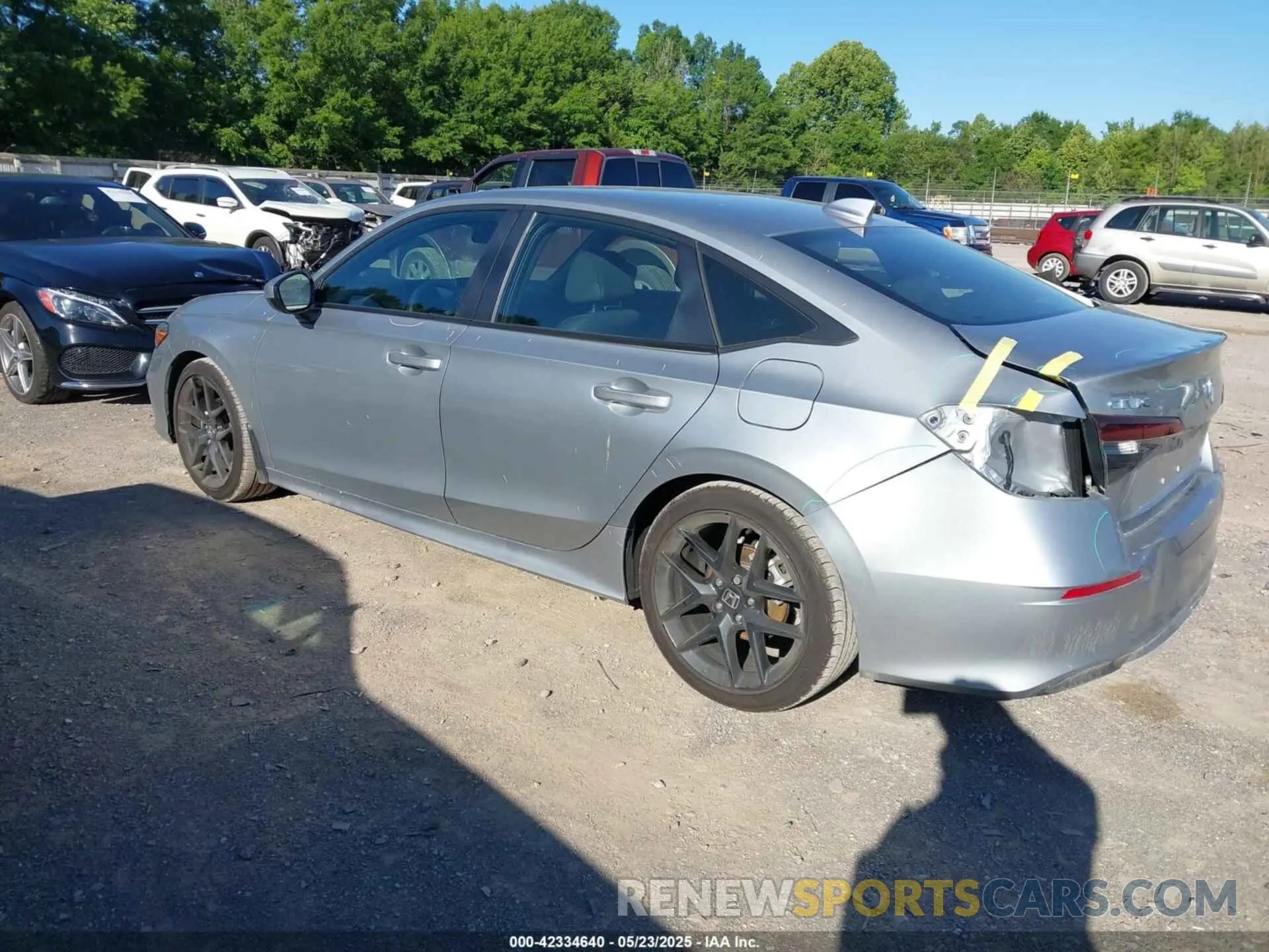 3 fotografías del automóvil dañado 2HGFE2F54SH522656 HONDA CIVIC 2025
