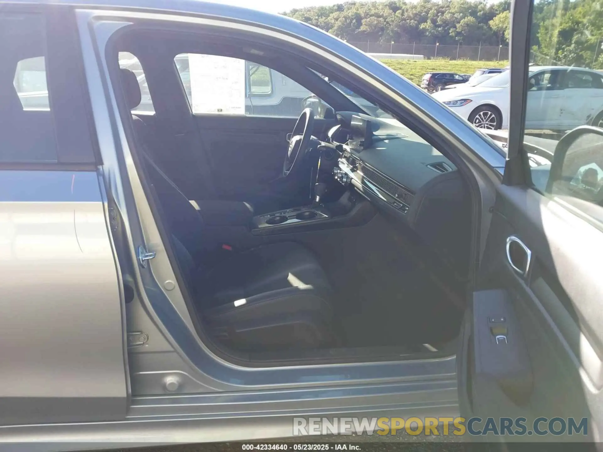 5 fotografías del automóvil dañado 2HGFE2F54SH522656 HONDA CIVIC 2025