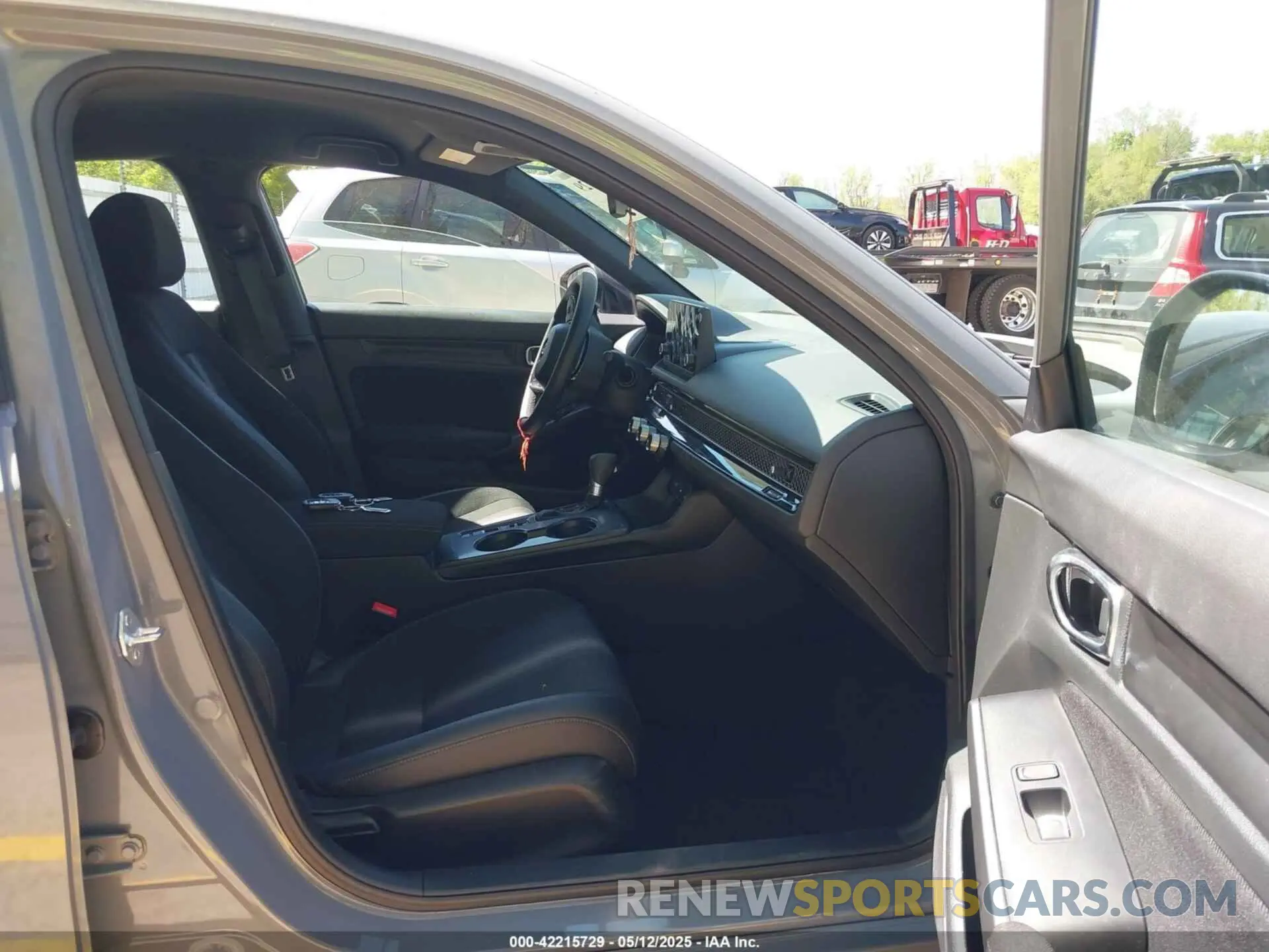 5 fotografías del automóvil dañado 2HGFE2F54SH546746 HONDA CIVIC 2025