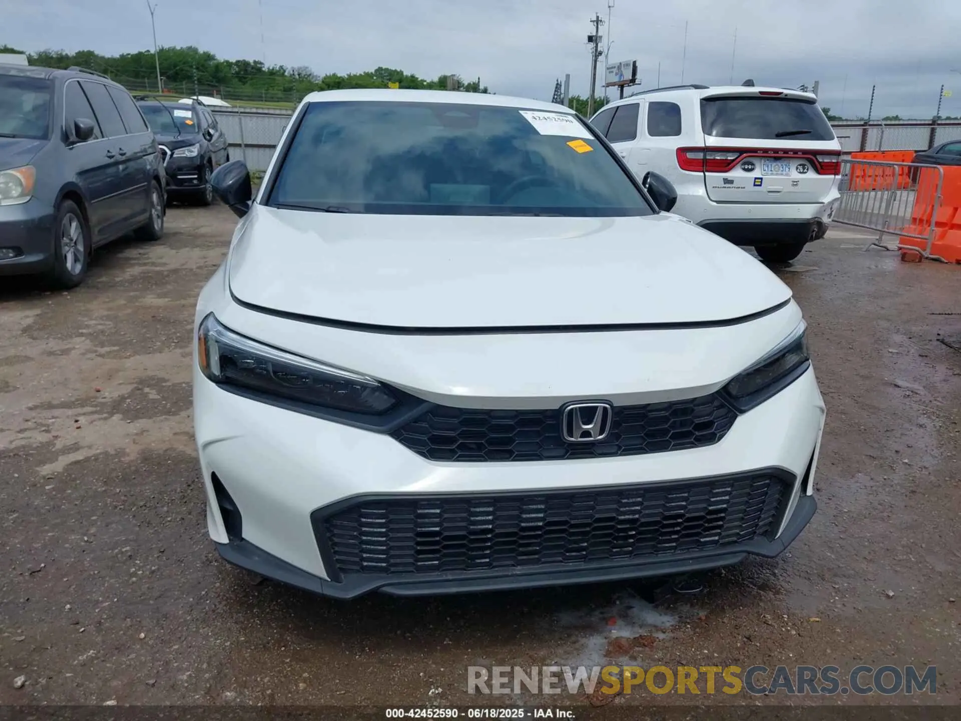 12 fotografías del automóvil dañado 2HGFE2F55SH510810 HONDA CIVIC 2025