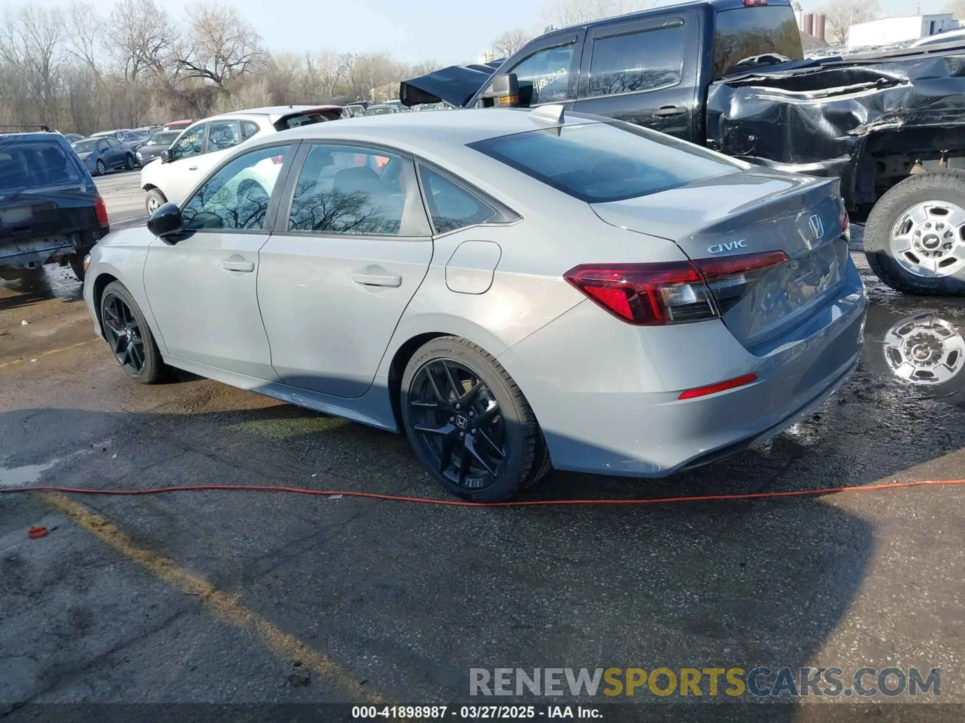 3 fotografías del automóvil dañado 2HGFE2F55SH529311 HONDA CIVIC 2025