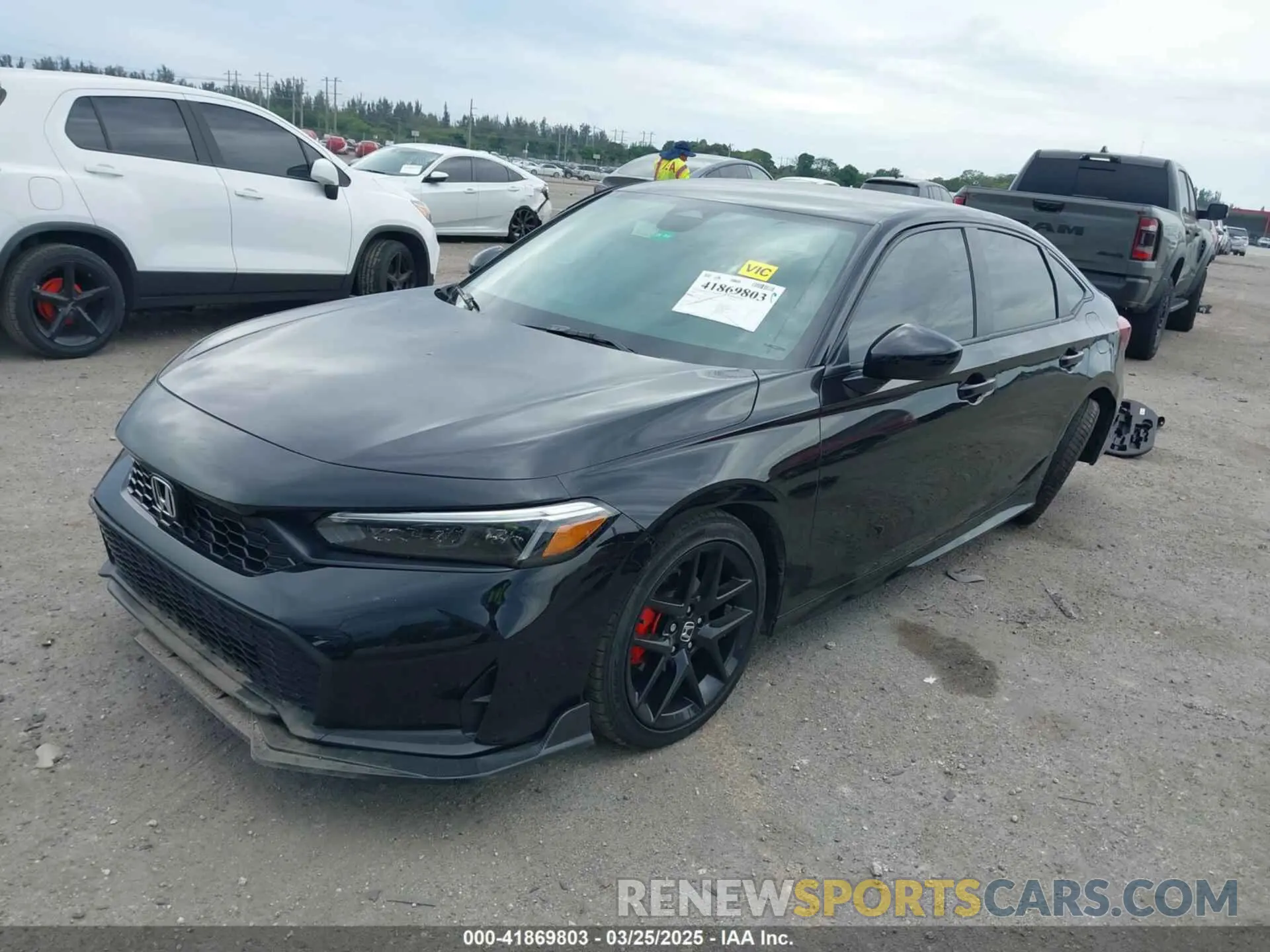 2 fotografías del automóvil dañado 2HGFE2F55SH537473 HONDA CIVIC 2025