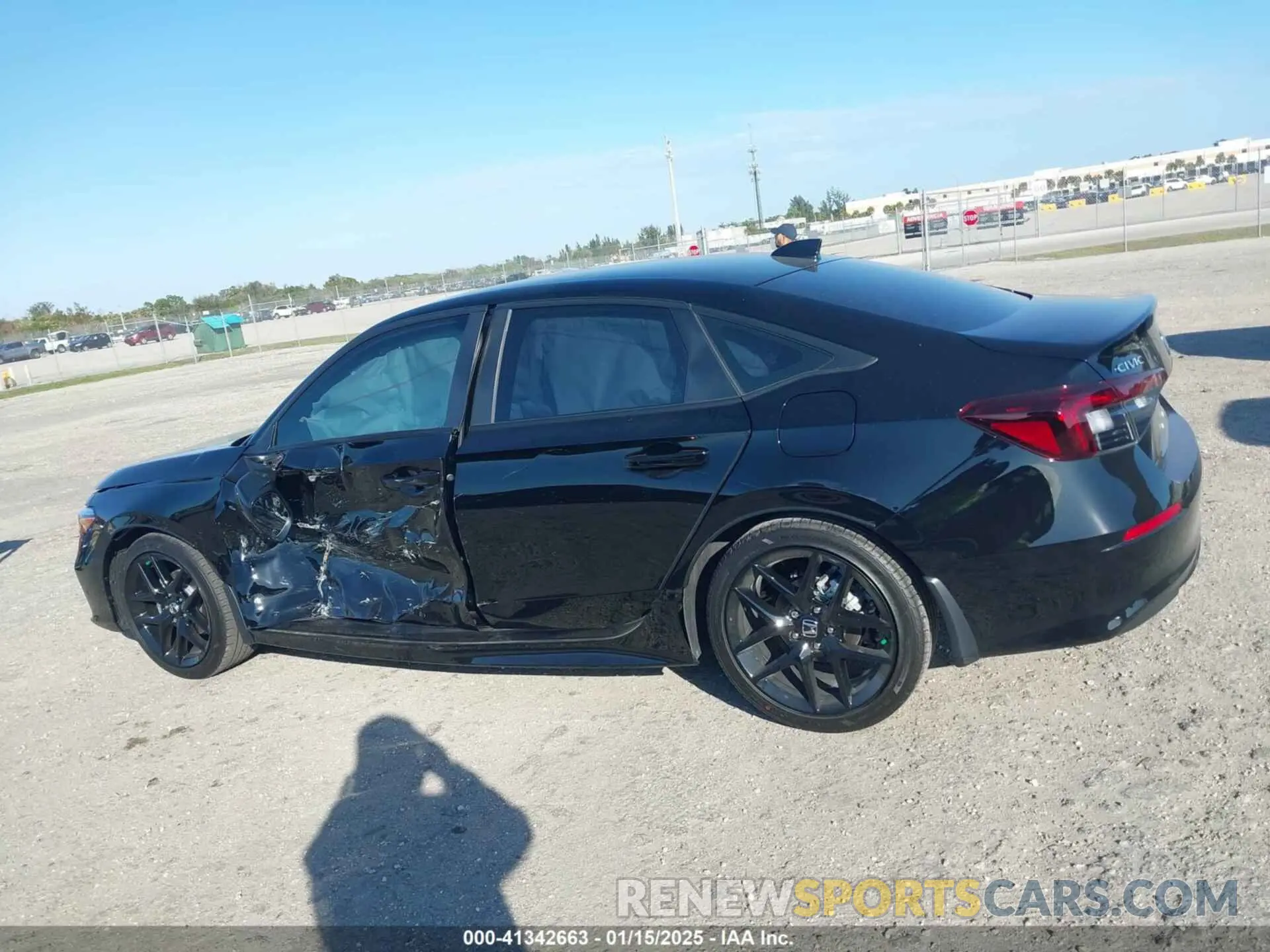 14 fotografías del automóvil dañado 2HGFE2F55SH553219 HONDA CIVIC 2025