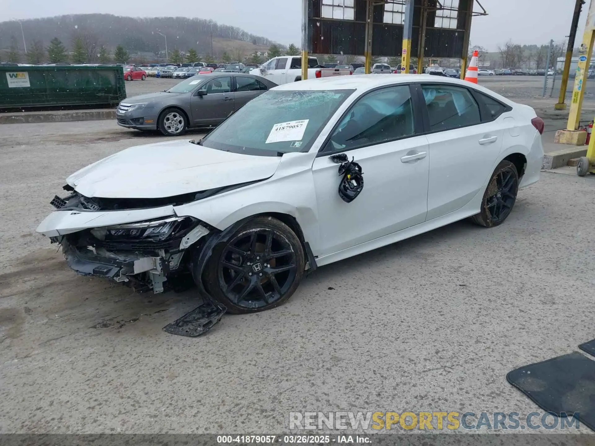 2 fotografías del automóvil dañado 2HGFE2F56SH537529 HONDA CIVIC 2025