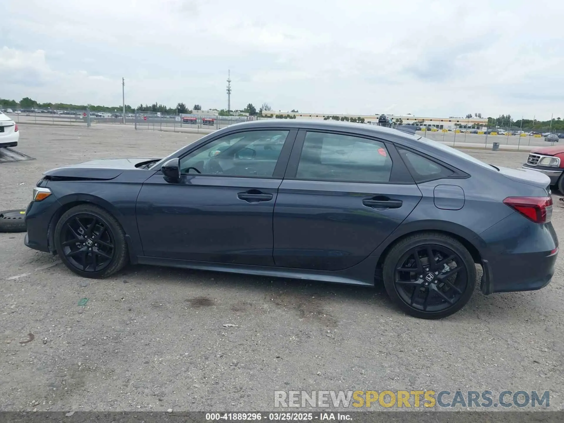 14 fotografías del automóvil dañado 2HGFE2F56SH546313 HONDA CIVIC 2025
