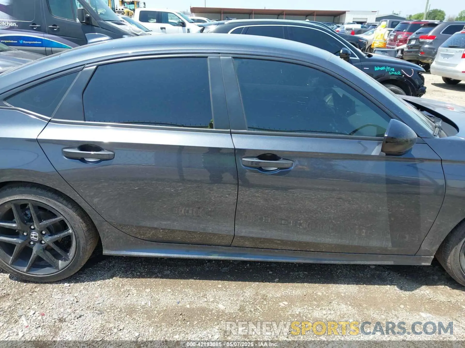 14 fotografías del automóvil dañado 2HGFE2F56SH559594 HONDA CIVIC 2025