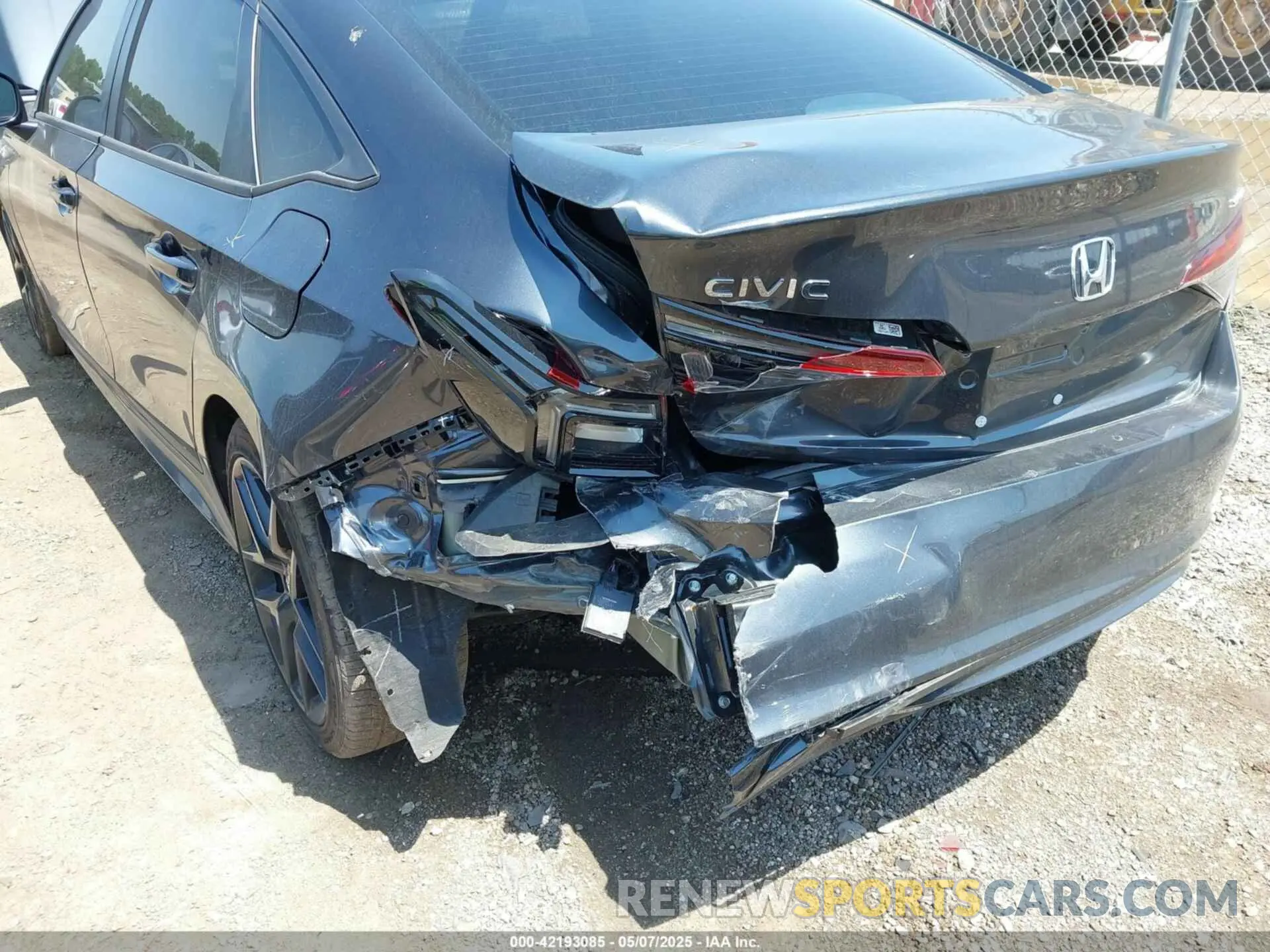 6 fotografías del automóvil dañado 2HGFE2F56SH559594 HONDA CIVIC 2025