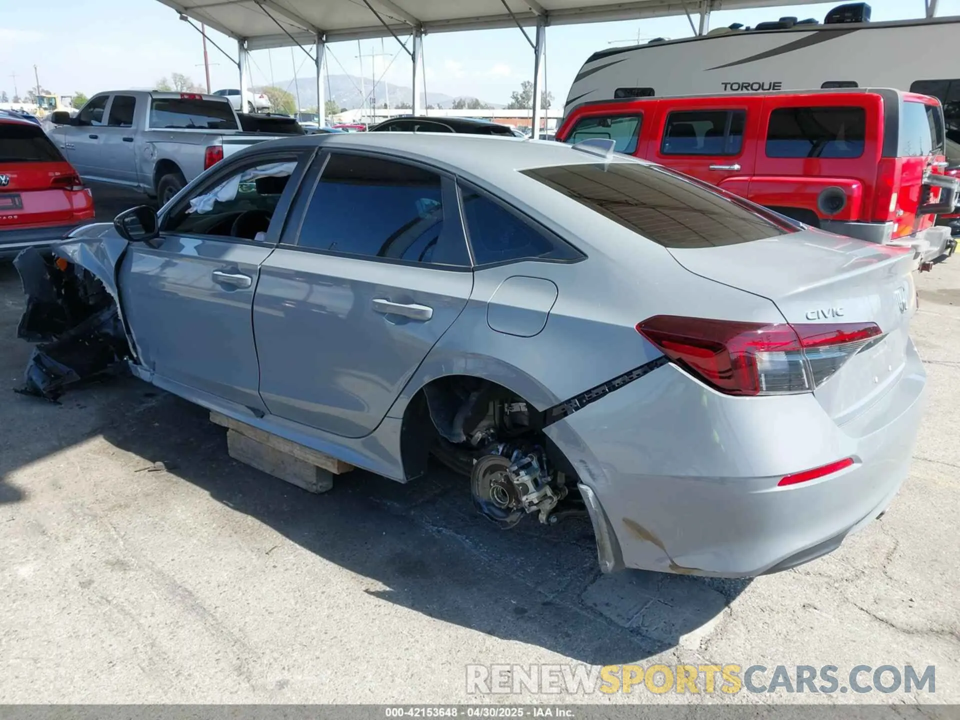 3 fotografías del automóvil dañado 2HGFE2F57SH504703 HONDA CIVIC 2025