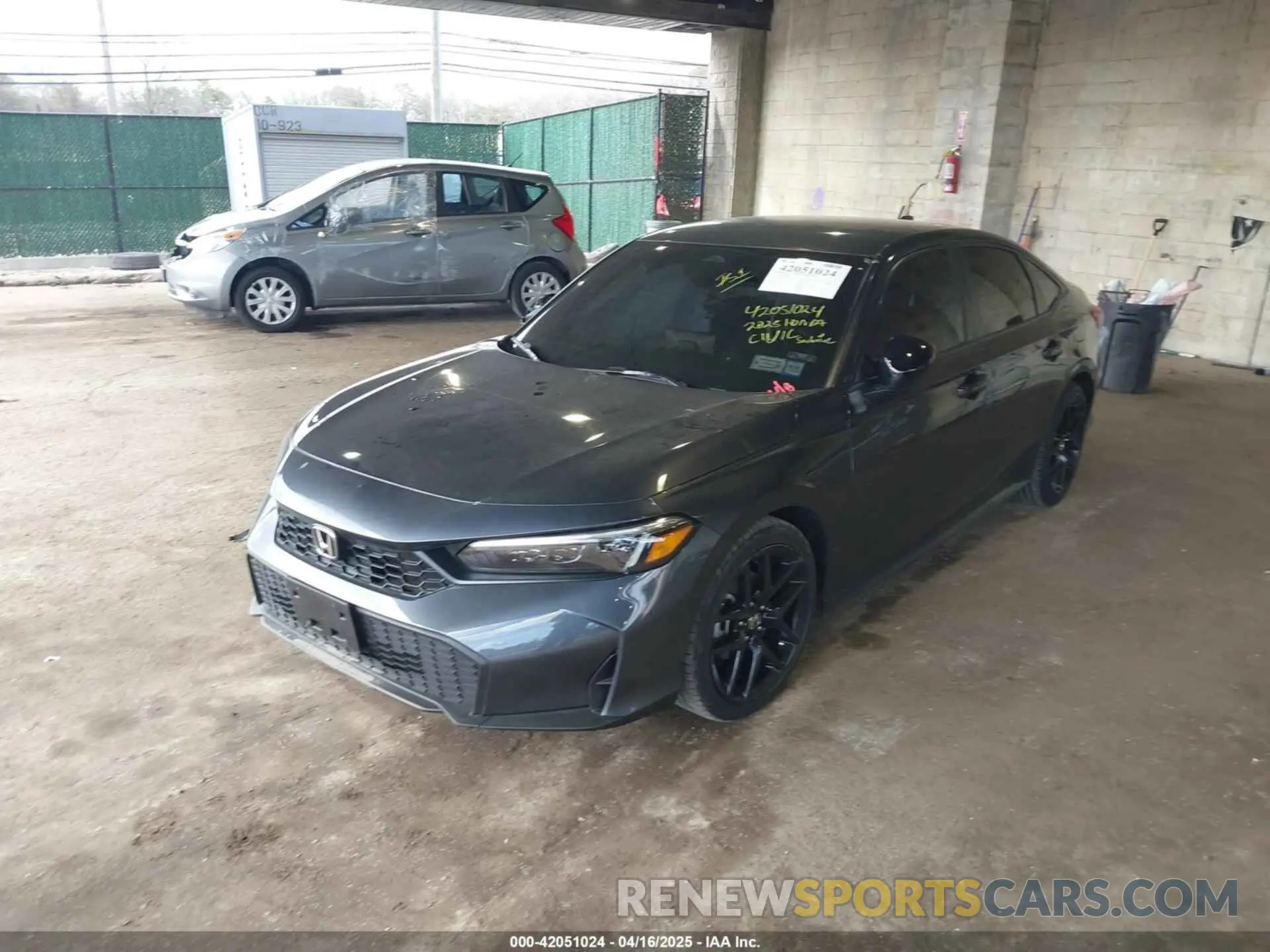 2 fotografías del automóvil dañado 2HGFE2F57SH524448 HONDA CIVIC 2025