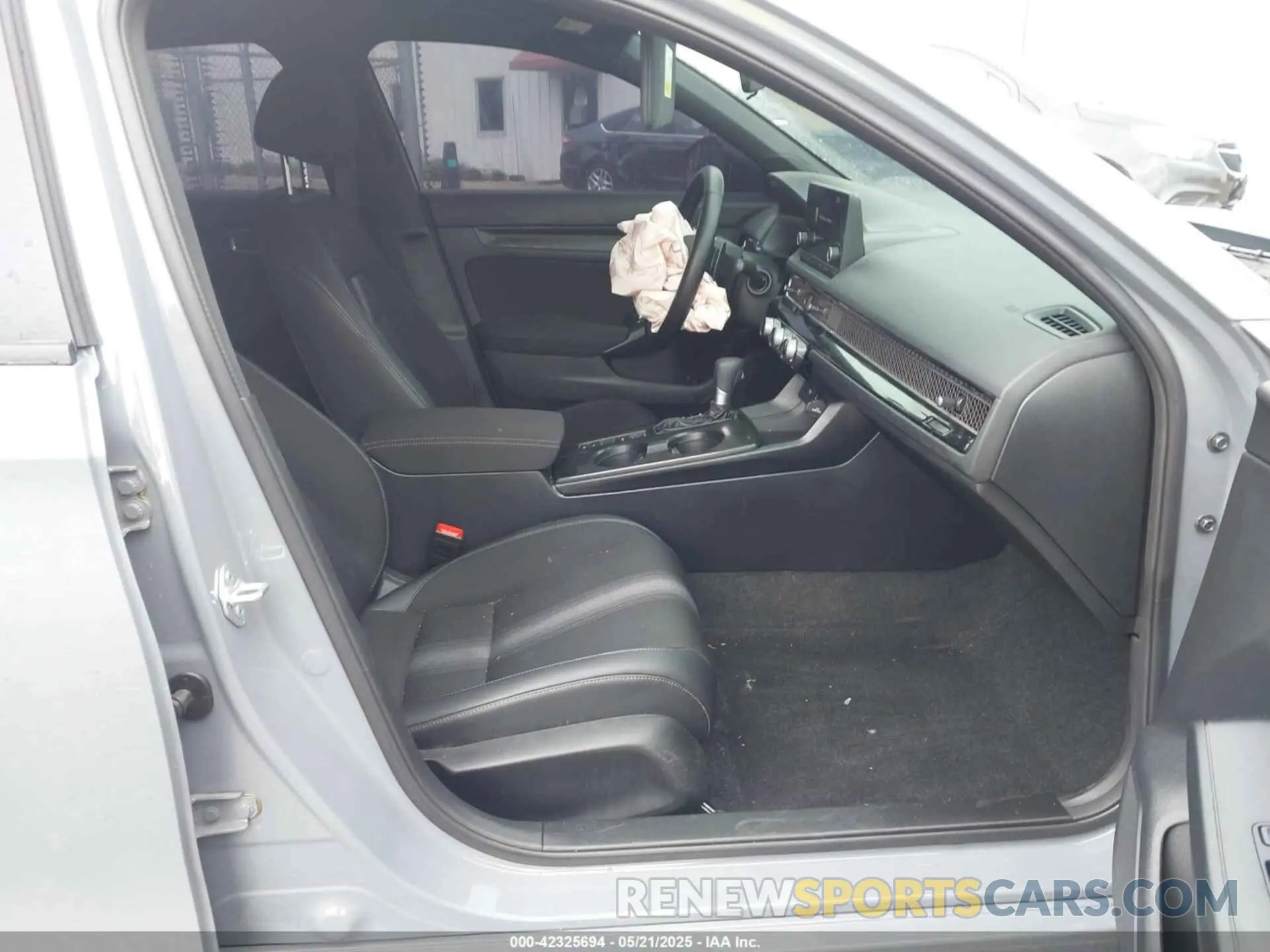 5 fotografías del automóvil dañado 2HGFE2F57SH545865 HONDA CIVIC 2025
