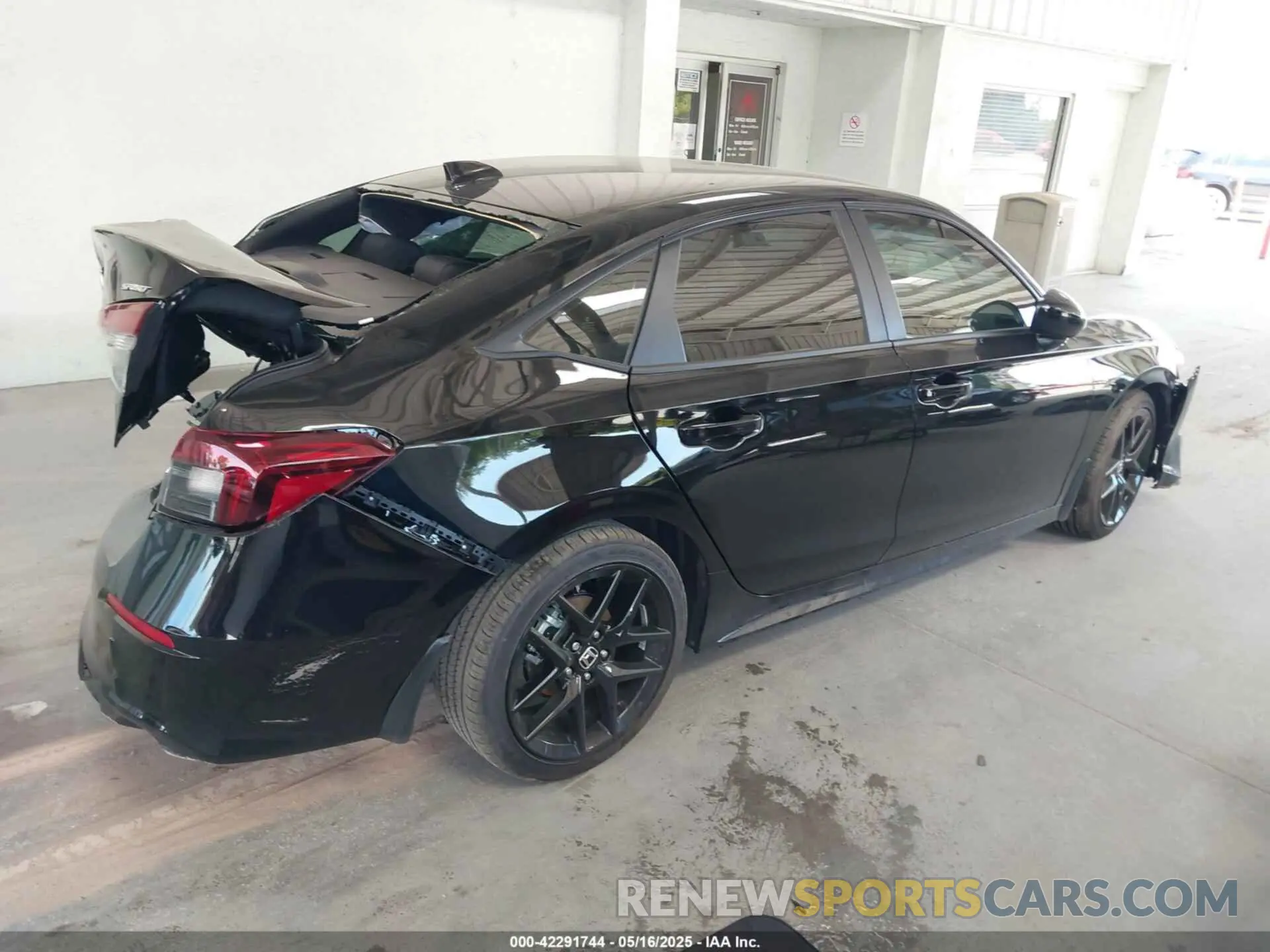 4 fotografías del automóvil dañado 2HGFE2F57SH577845 HONDA CIVIC 2025