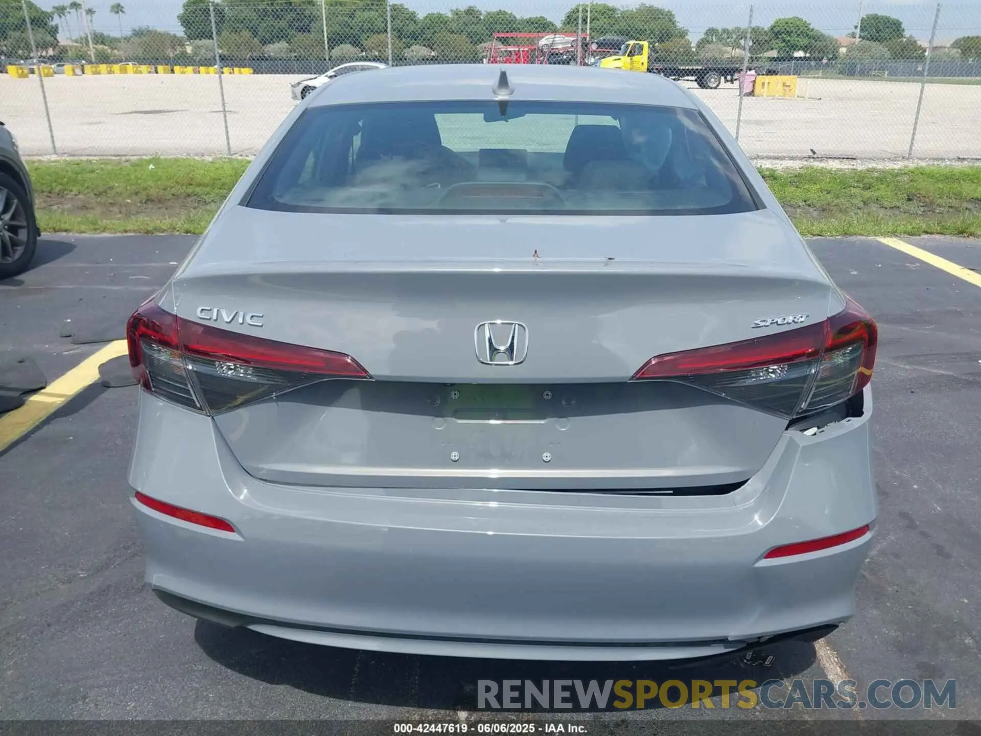 16 fotografías del automóvil dañado 2HGFE2F59SH542546 HONDA CIVIC 2025