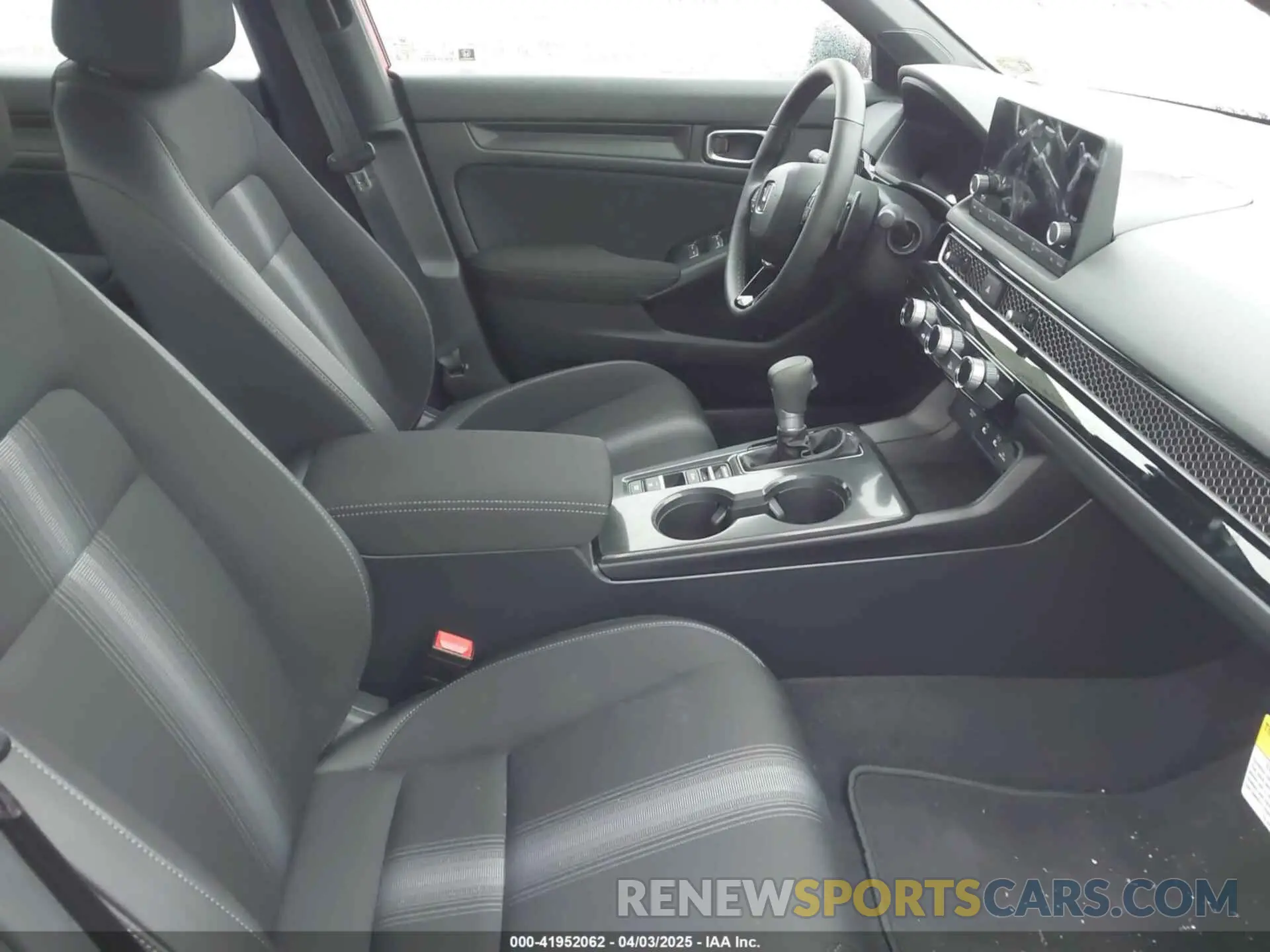 5 fotografías del automóvil dañado 2HGFE2F59SH555619 HONDA CIVIC 2025