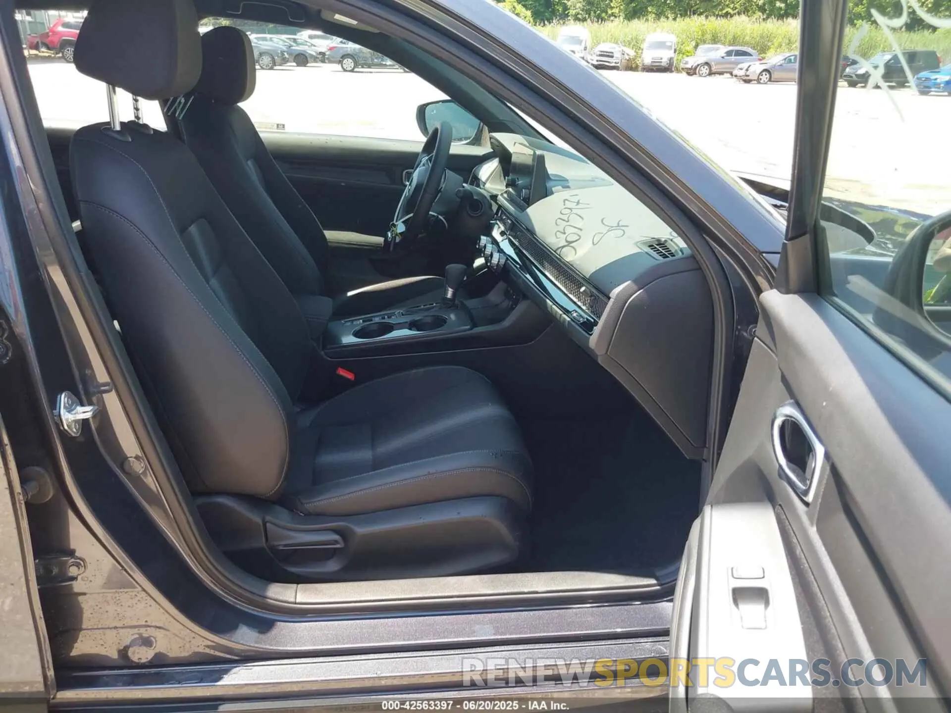 5 fotografías del automóvil dañado 2HGFE2F5XSH584966 HONDA CIVIC 2025