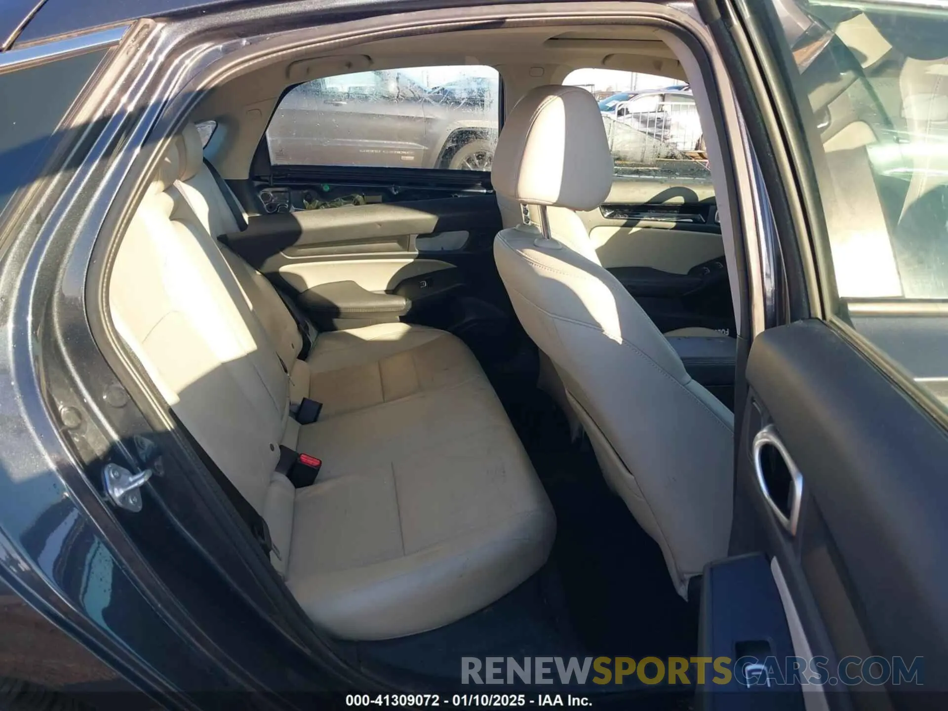 8 fotografías del automóvil dañado 19XFL1H77PE012706 HONDA CIVIC HATCHBACK 2023